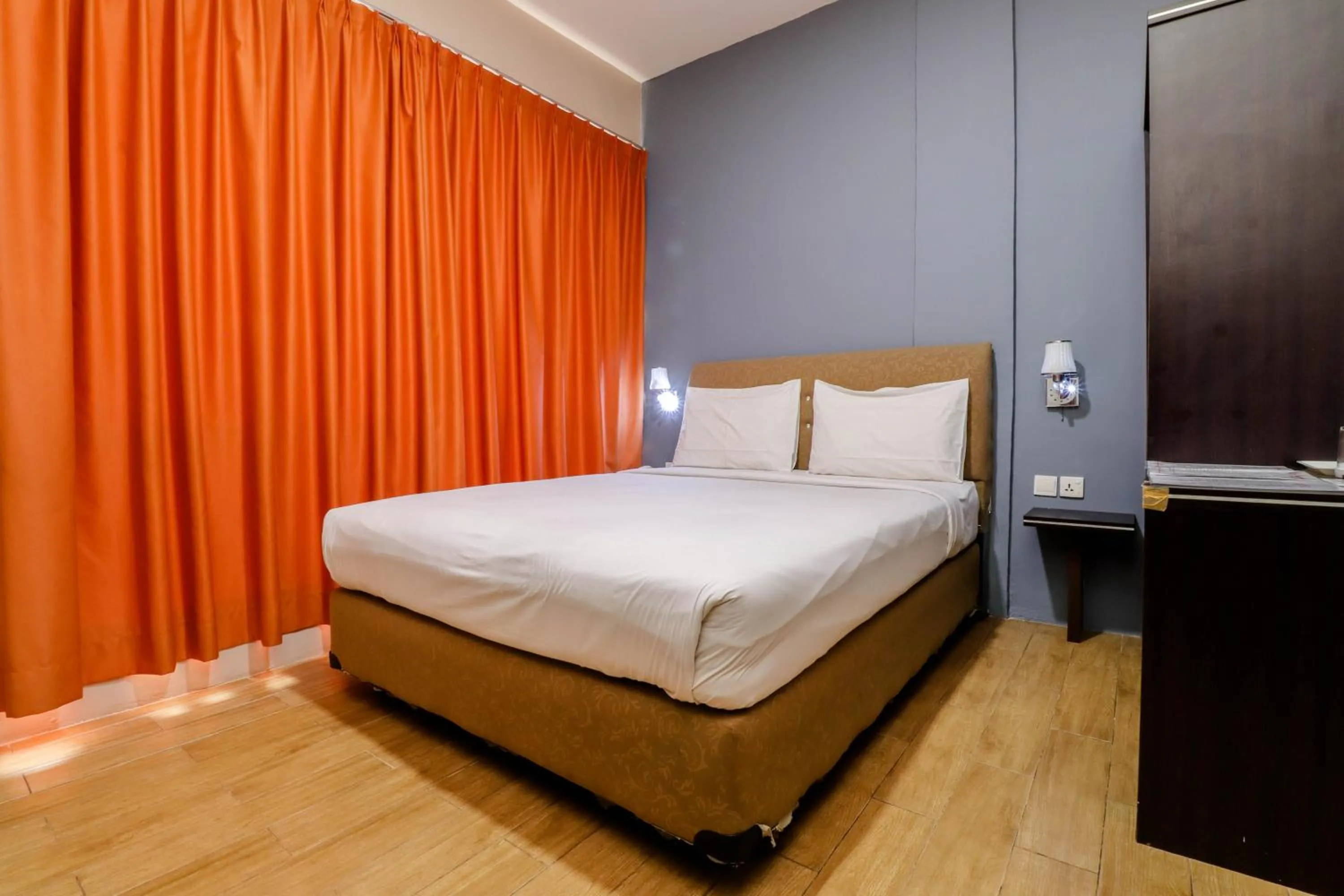 Bedroom, Bed in Blitz Hotel Batam Near Sultan Mahmud Ri'ayat Shah