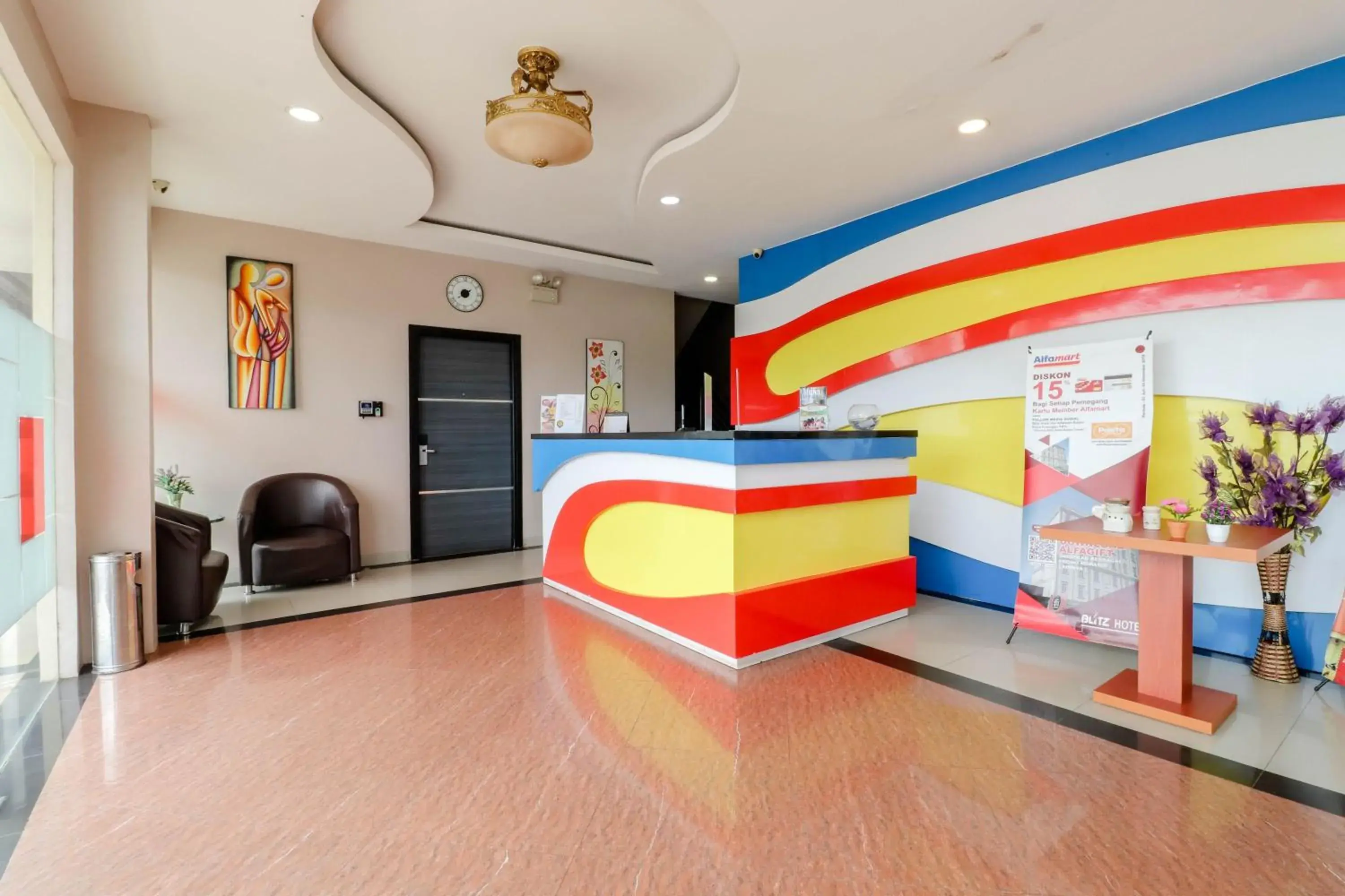 Lobby or reception in Blitz Hotel Batam Near Sultan Mahmud Ri'ayat Shah Lobby or reception in Blitz Hotel Batam Near Sultan Mahmud Ri'ayat Shah