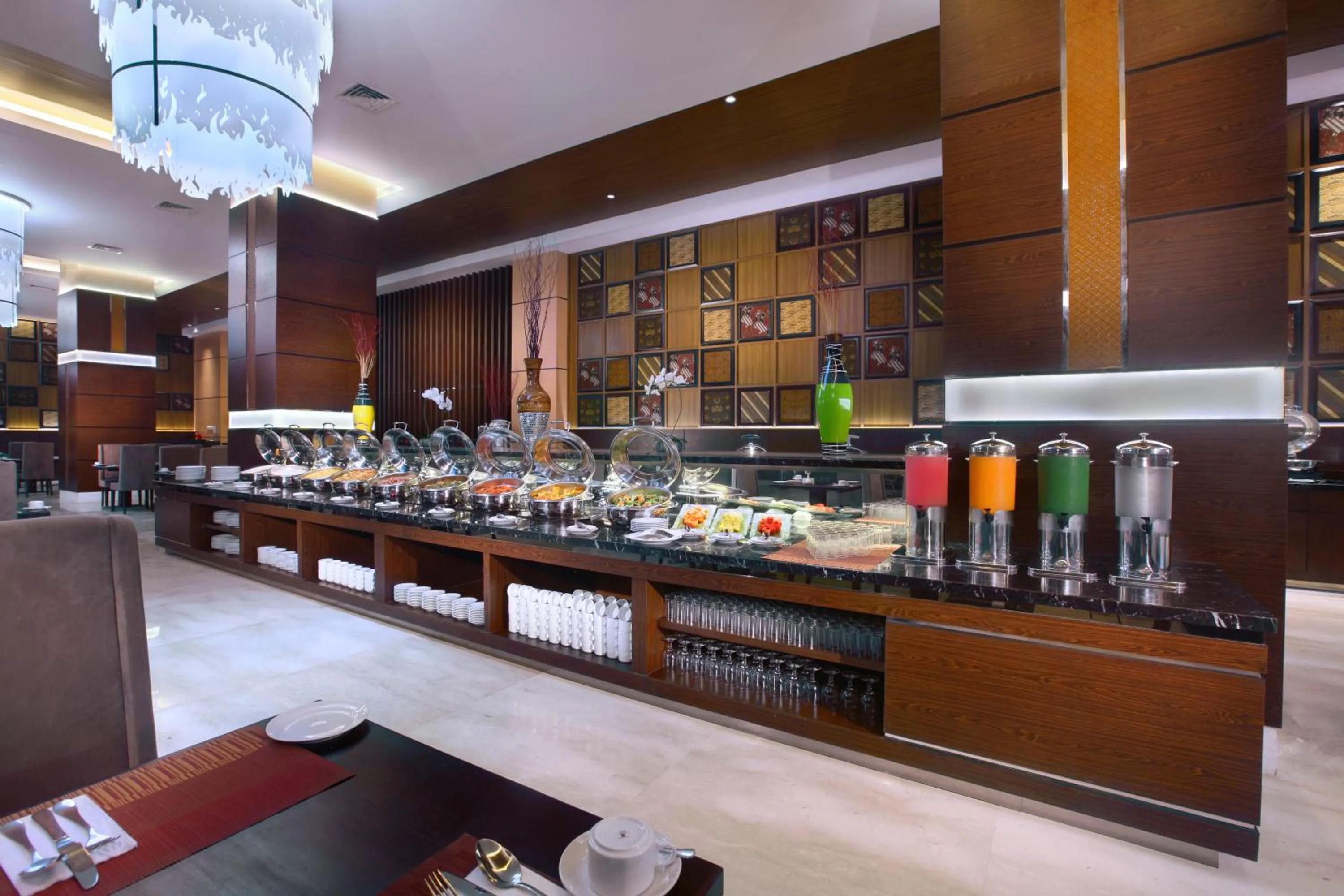 Restaurant/places to eat in The Alana Hotel & Convention Center Solo by ASTON