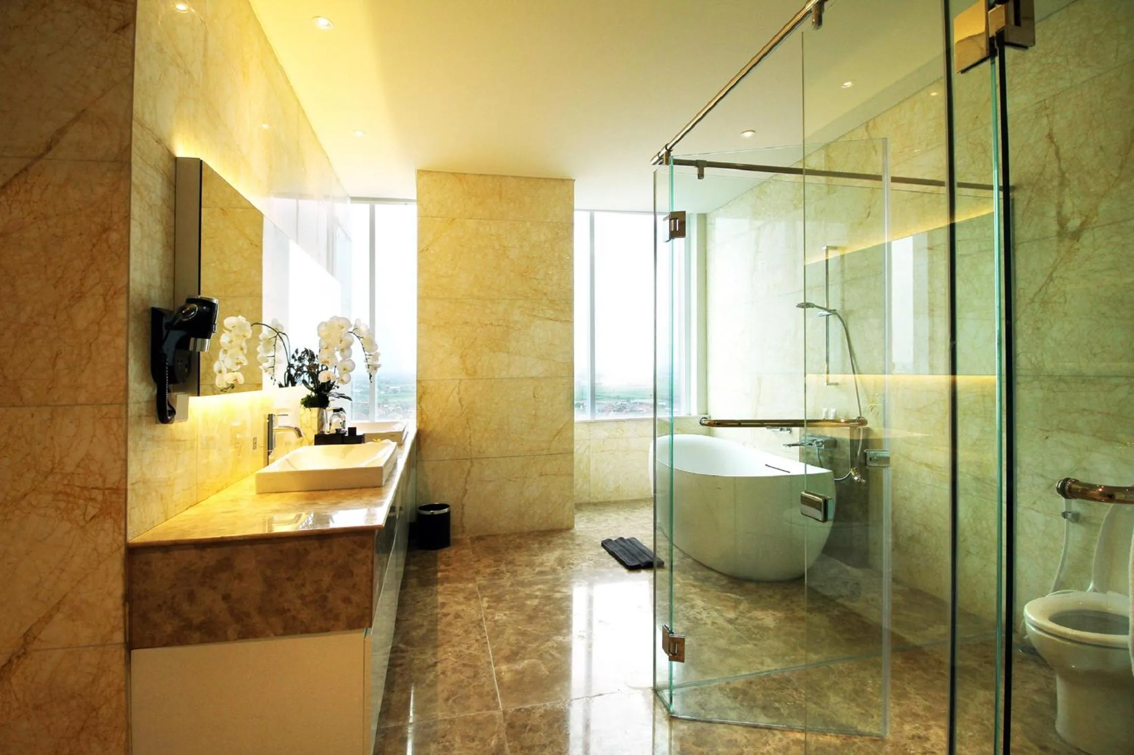 Bathroom in The Alana Hotel & Convention Center Solo by ASTON