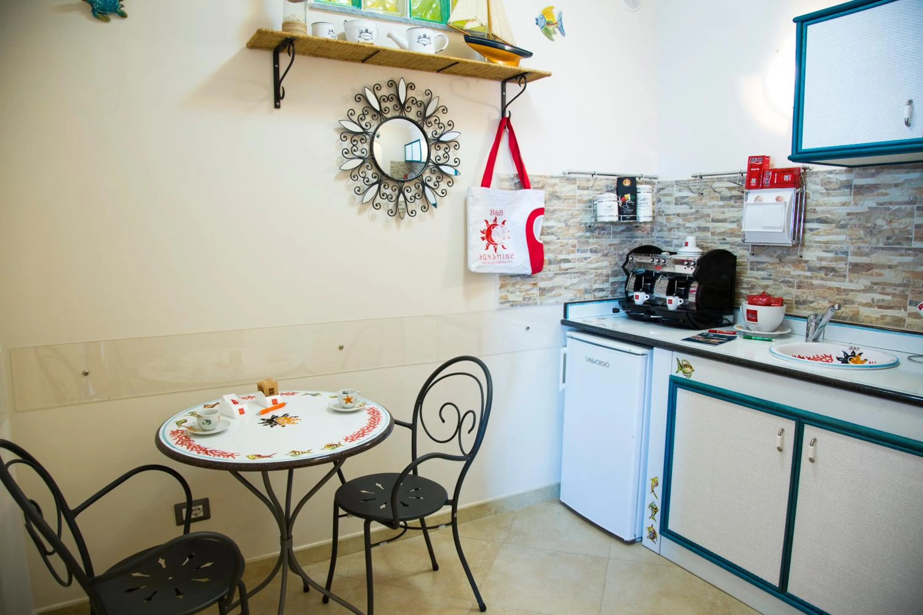 Coffee/tea facilities in B&B Sunshine