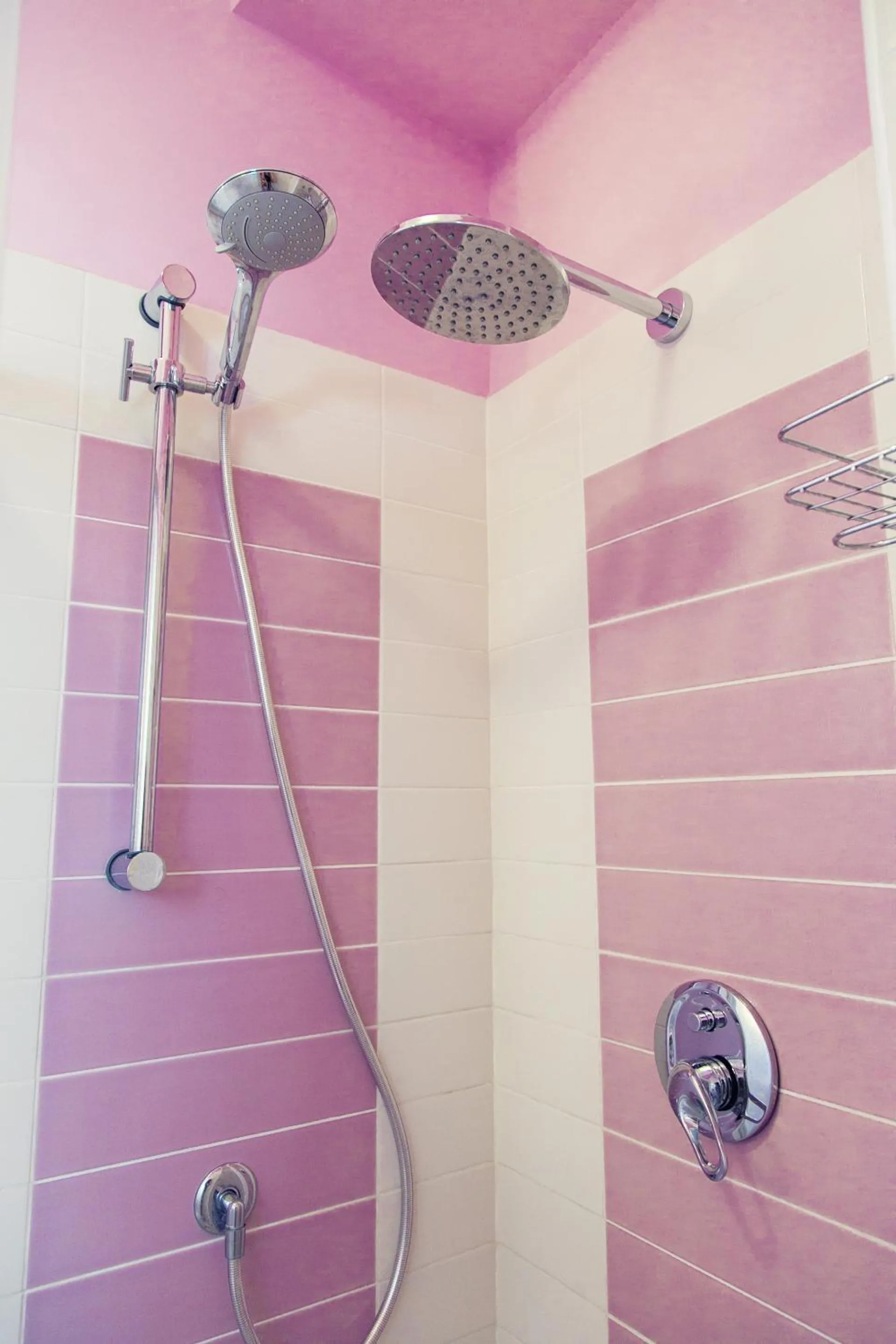 Shower in B&B Sunshine