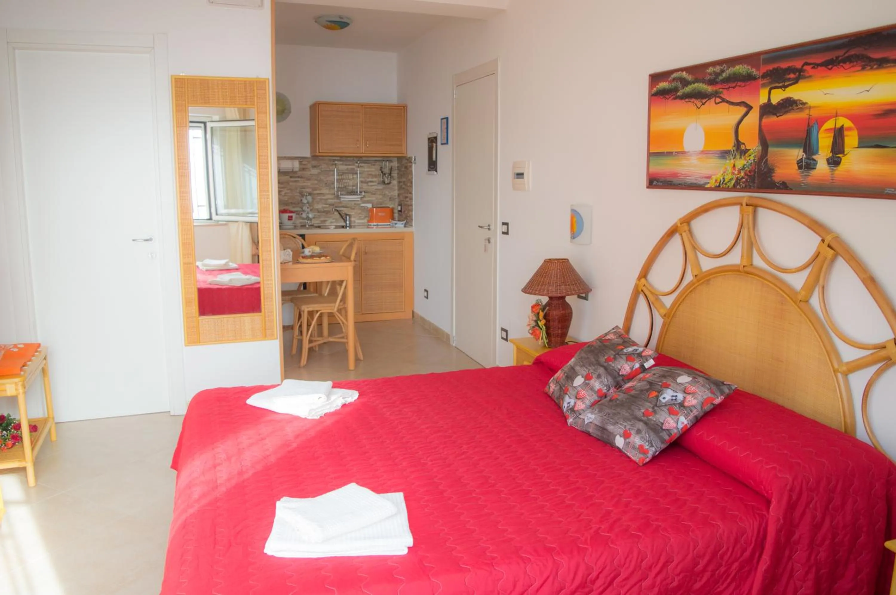 Photo of the whole room, Bed in B&B Sunshine