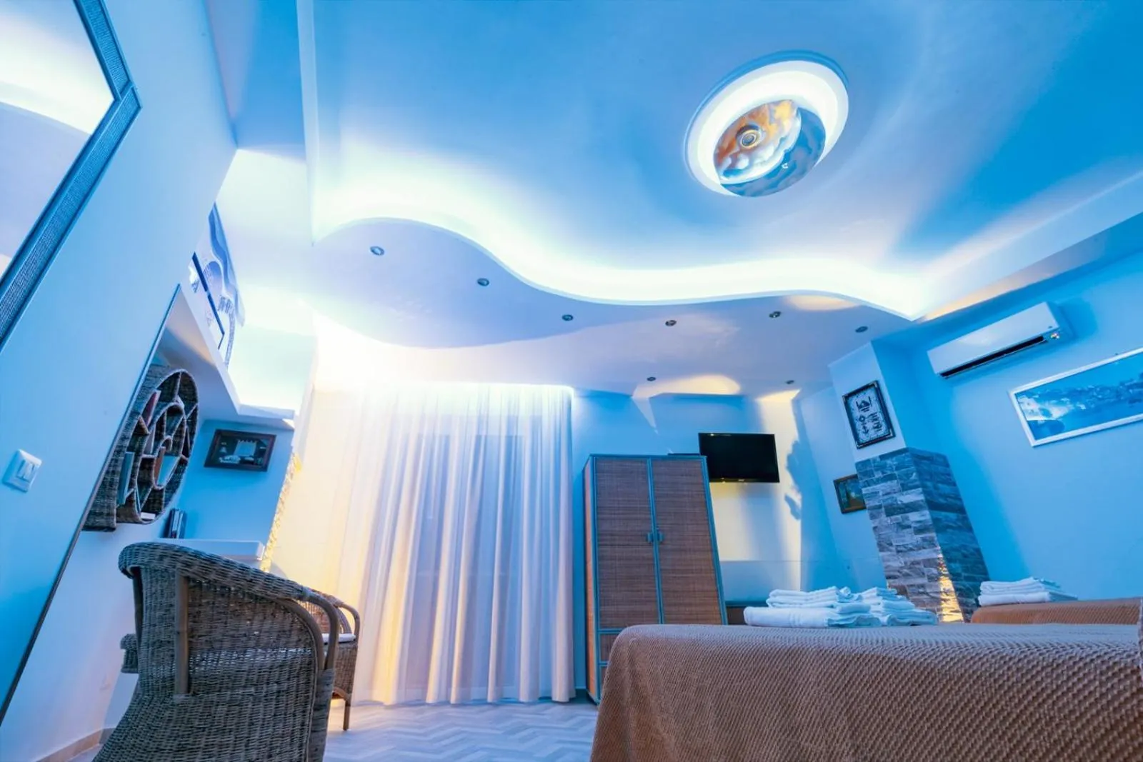 Photo of the whole room, Bed in B&B Sunshine