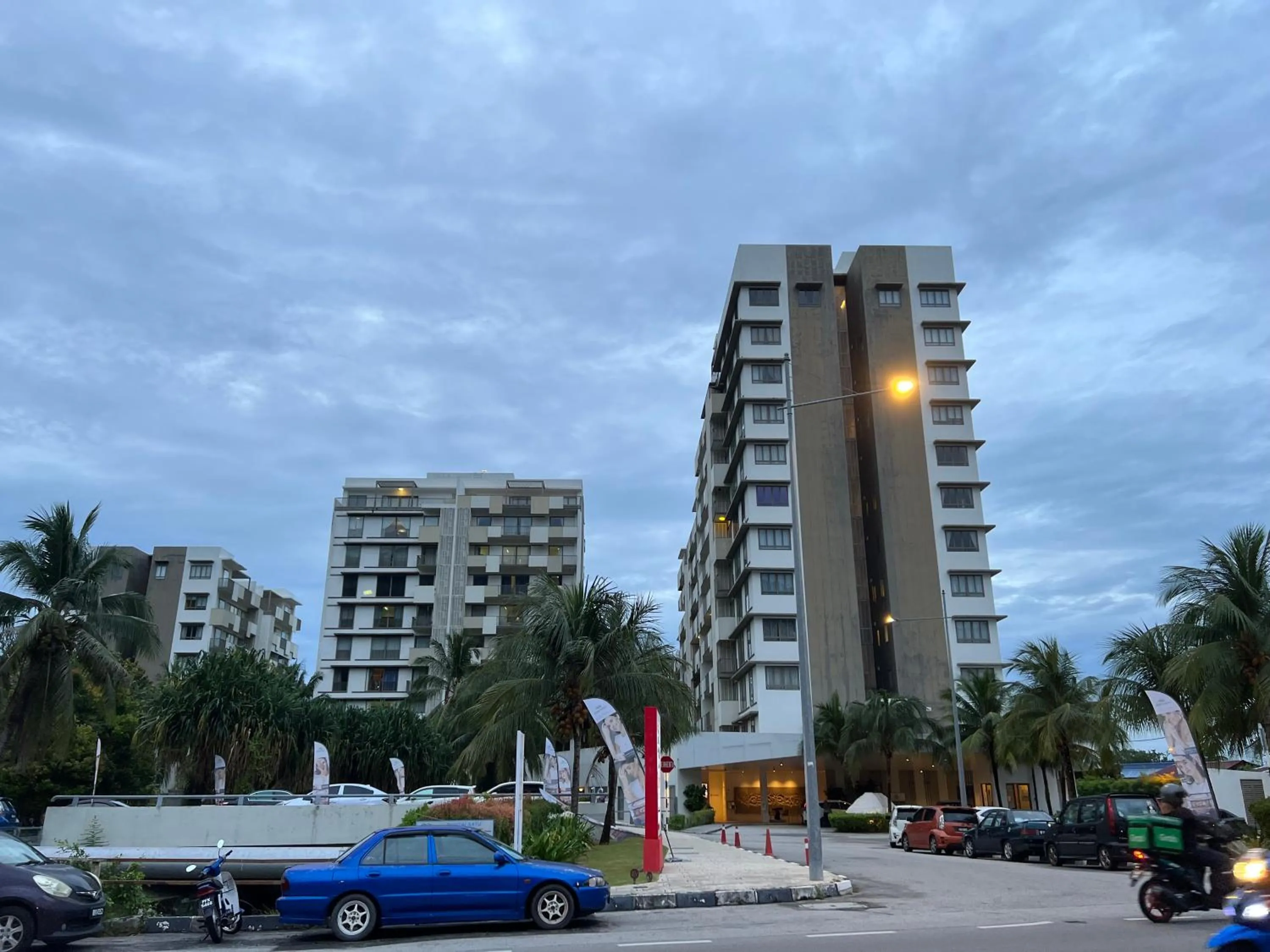 By The Sea @ Luxury Suites, Batu Ferringhi