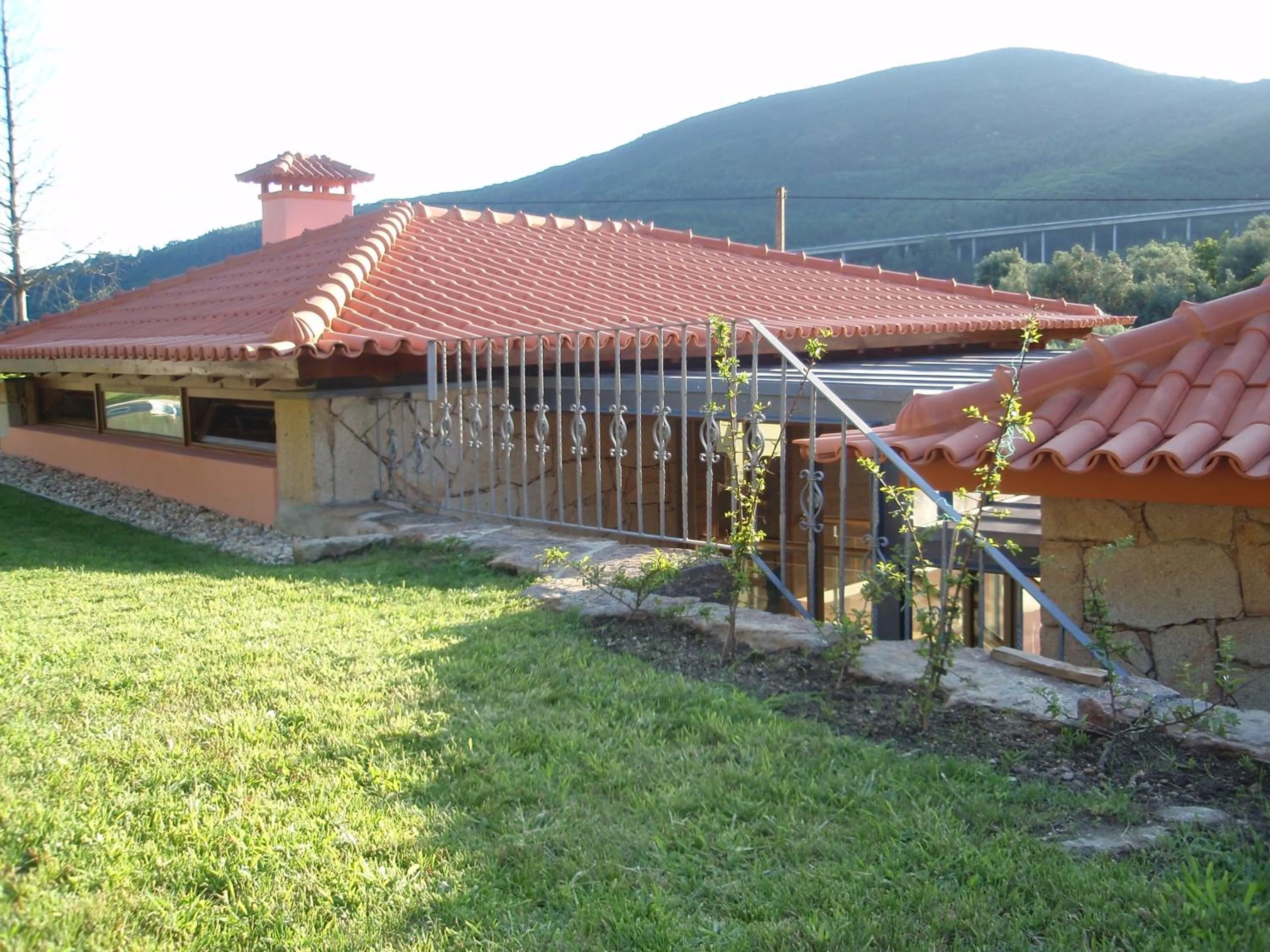 Property building in Casa da Boa Fonte by Casa da Travessa