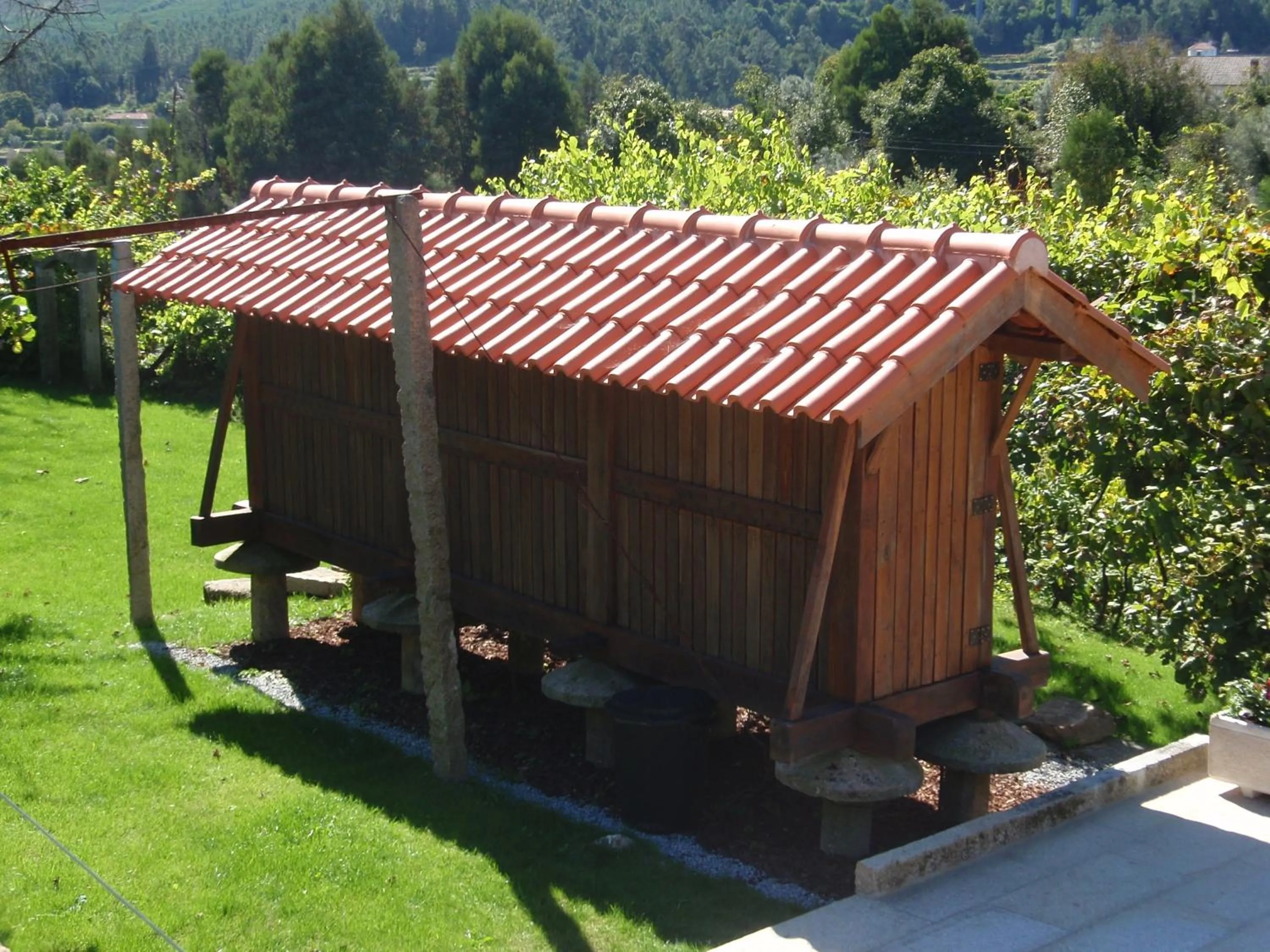 Garden in Casa da Boa Fonte by Casa da Travessa