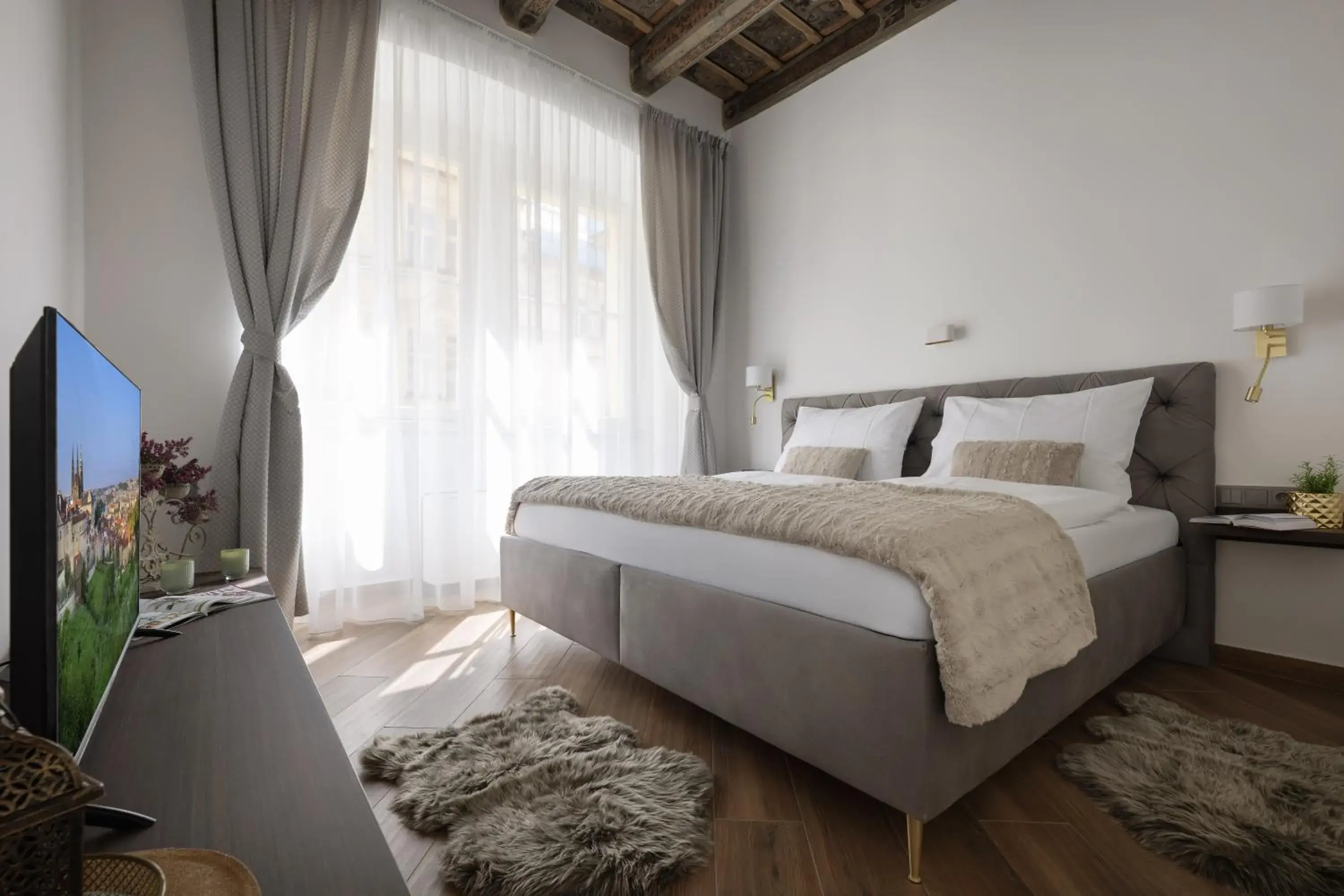 Two-Bedroom Apartment in Kaiserstein Palace Apartments Two-Bedroom Apartment in Kaiserstein Palace Apartments