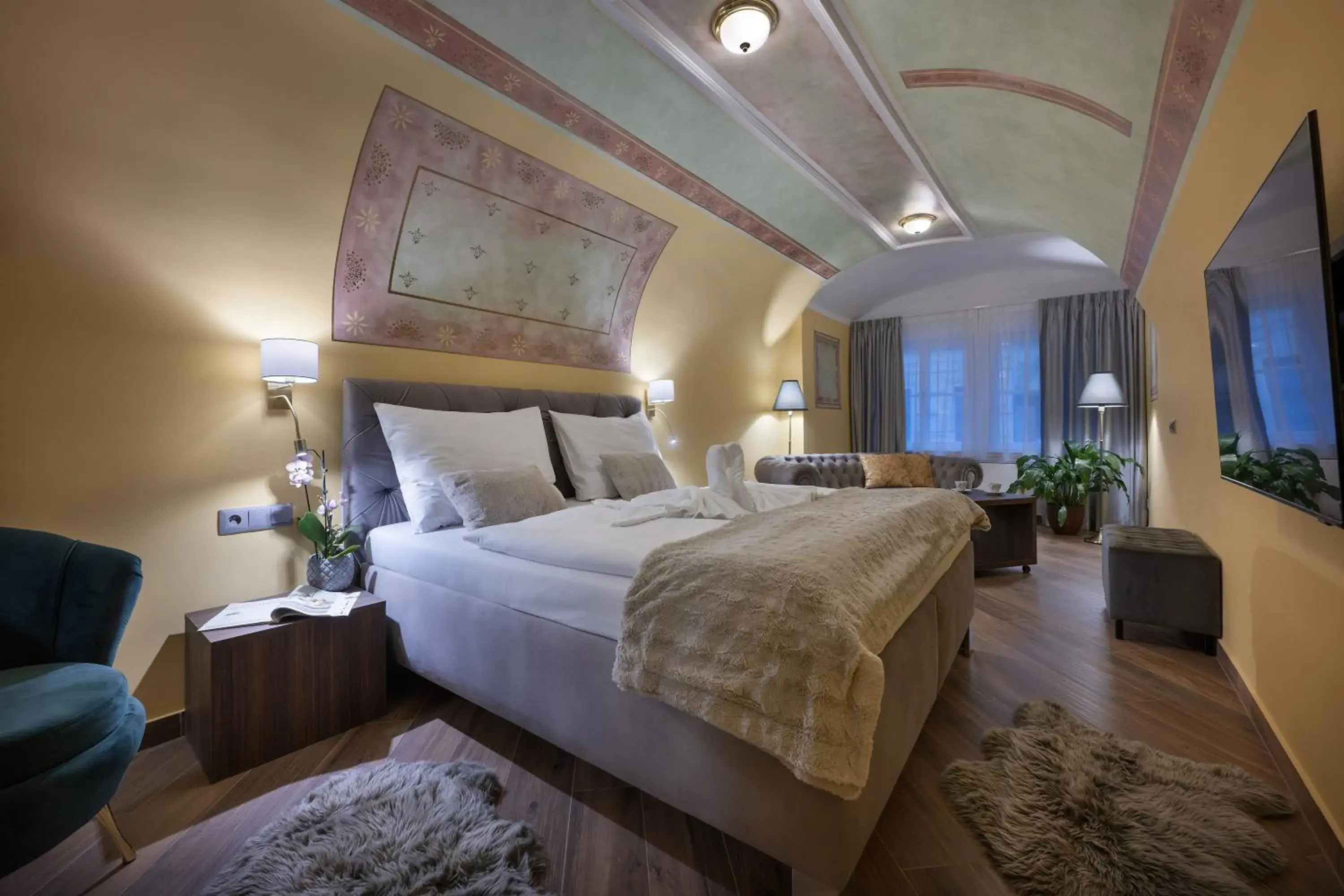 Luxury Triple Room in Kaiserstein Palace Apartments Luxury Triple Room in Kaiserstein Palace Apartments
