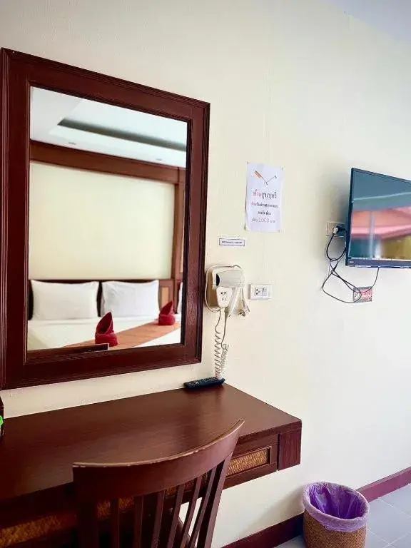 Bungalow - Water Front (4 Adults) in Lanta For Rest Boutique Bungalow - Water Front (4 Adults) in Lanta For Rest Boutique