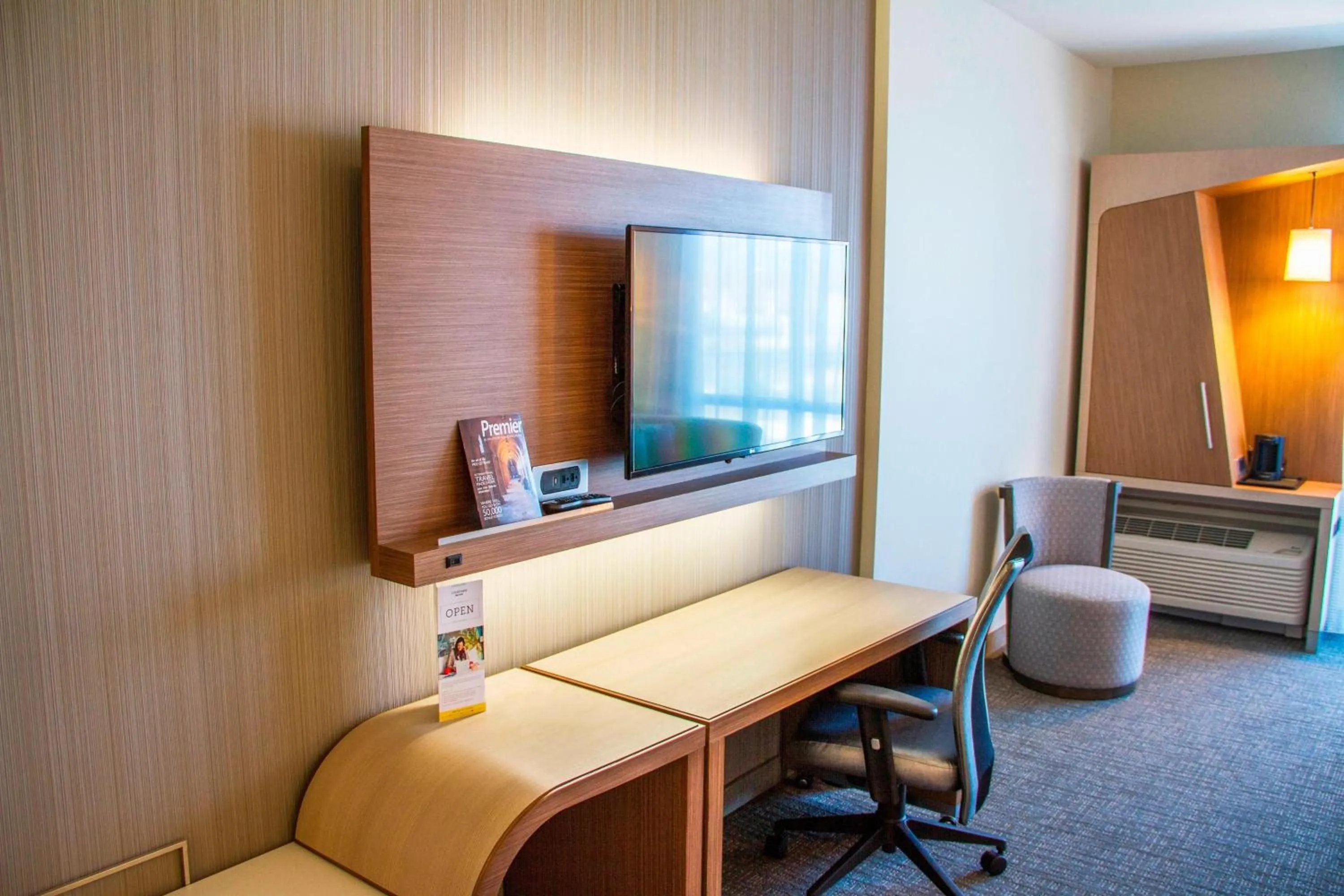 Photo of the whole room in Courtyard by Marriott Fort Walton Beach-West Destin