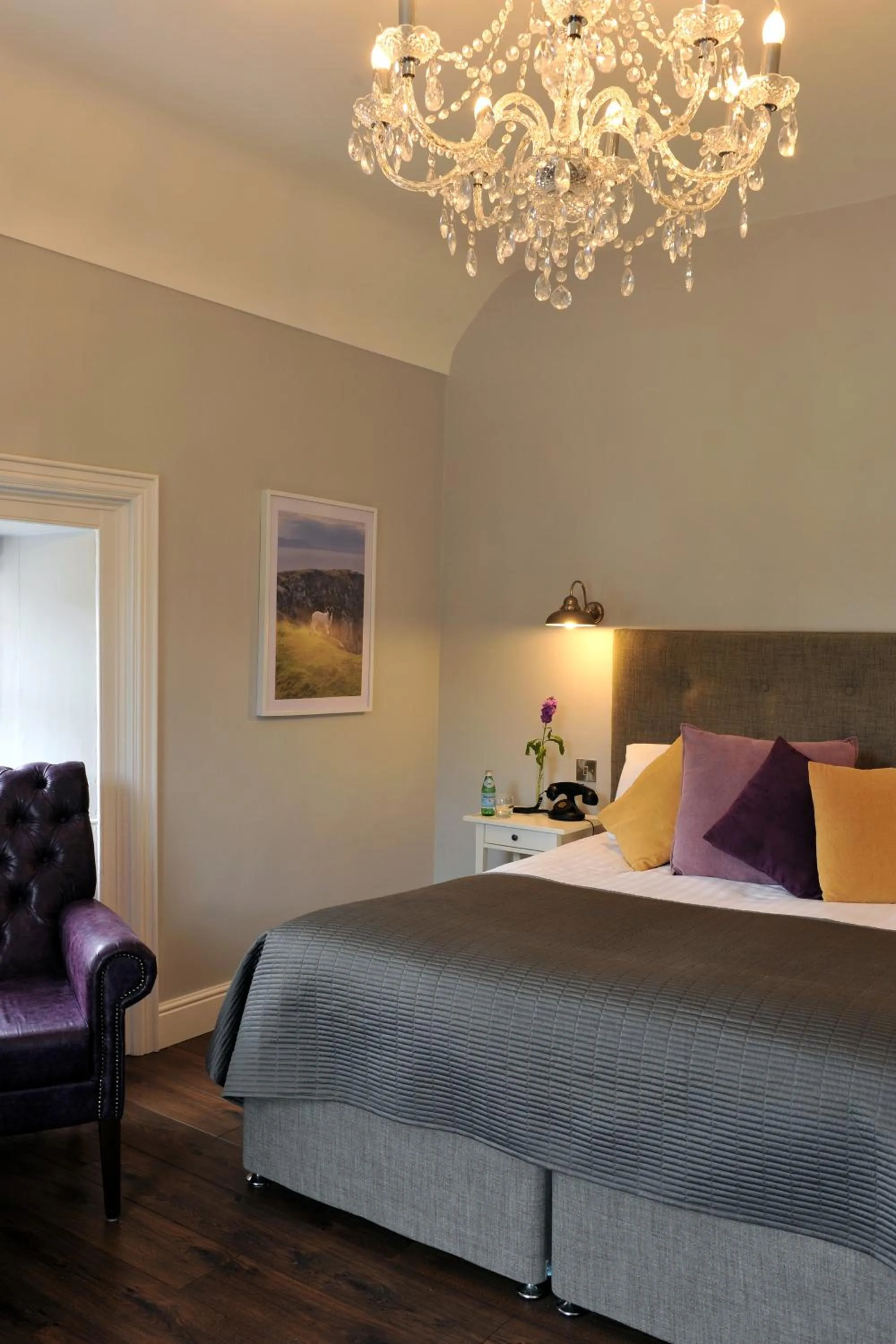 Bed in The Gateway Lodge