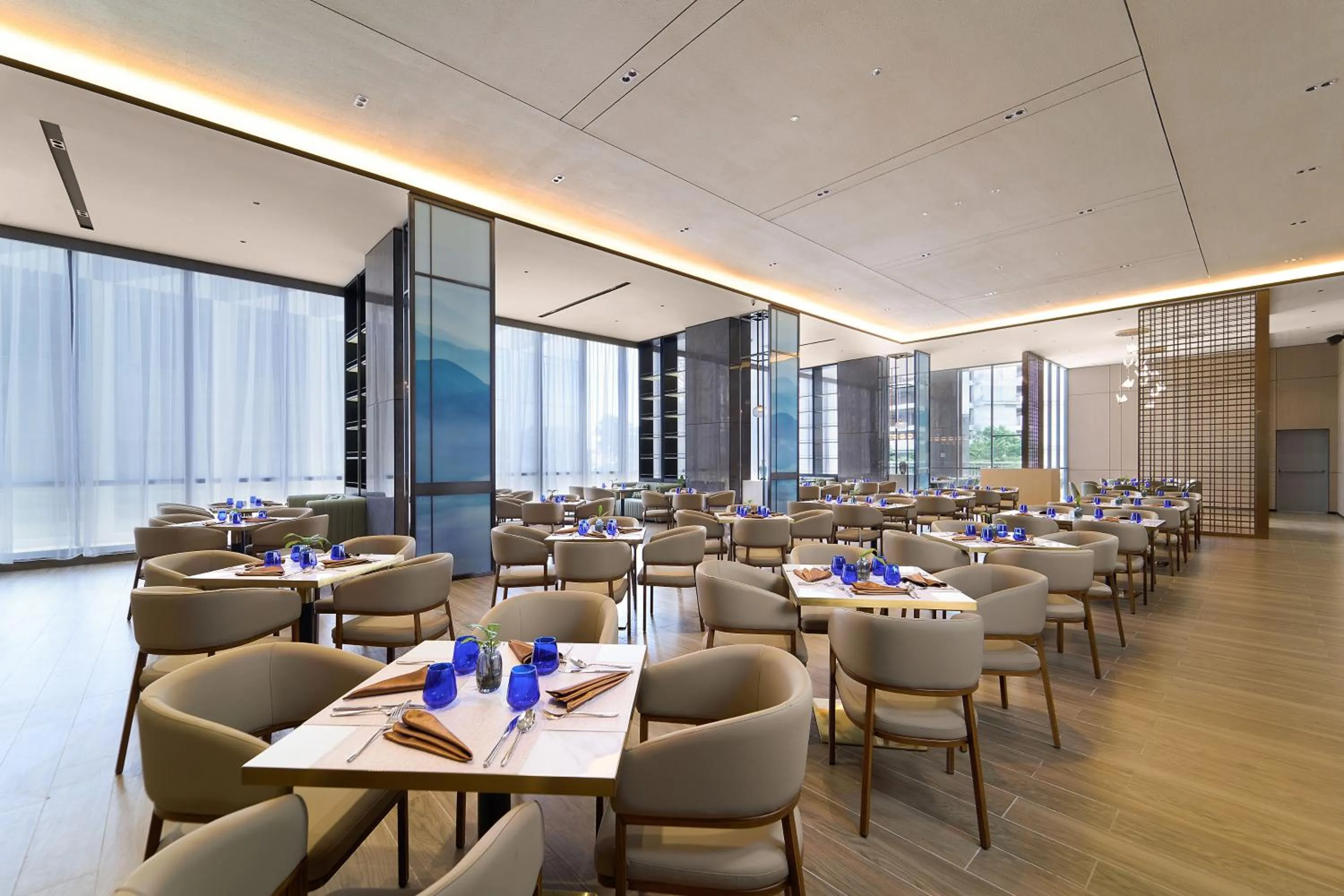 Restaurant/places to eat in HARRIS Hotel & Suites Nagoya Batam