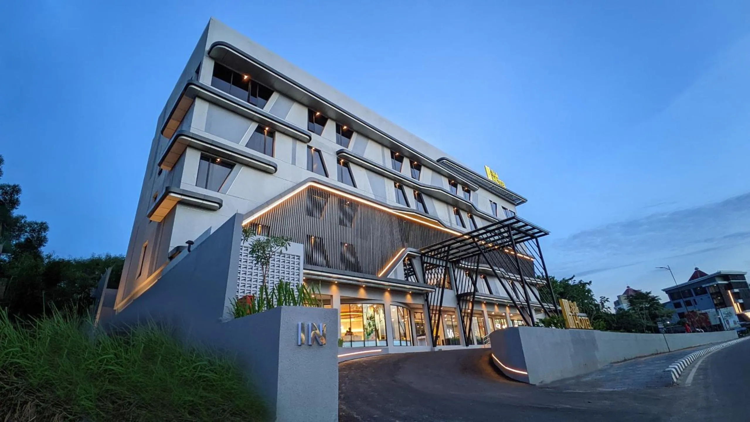 Property building in OS Style Hotel Batam Centre
