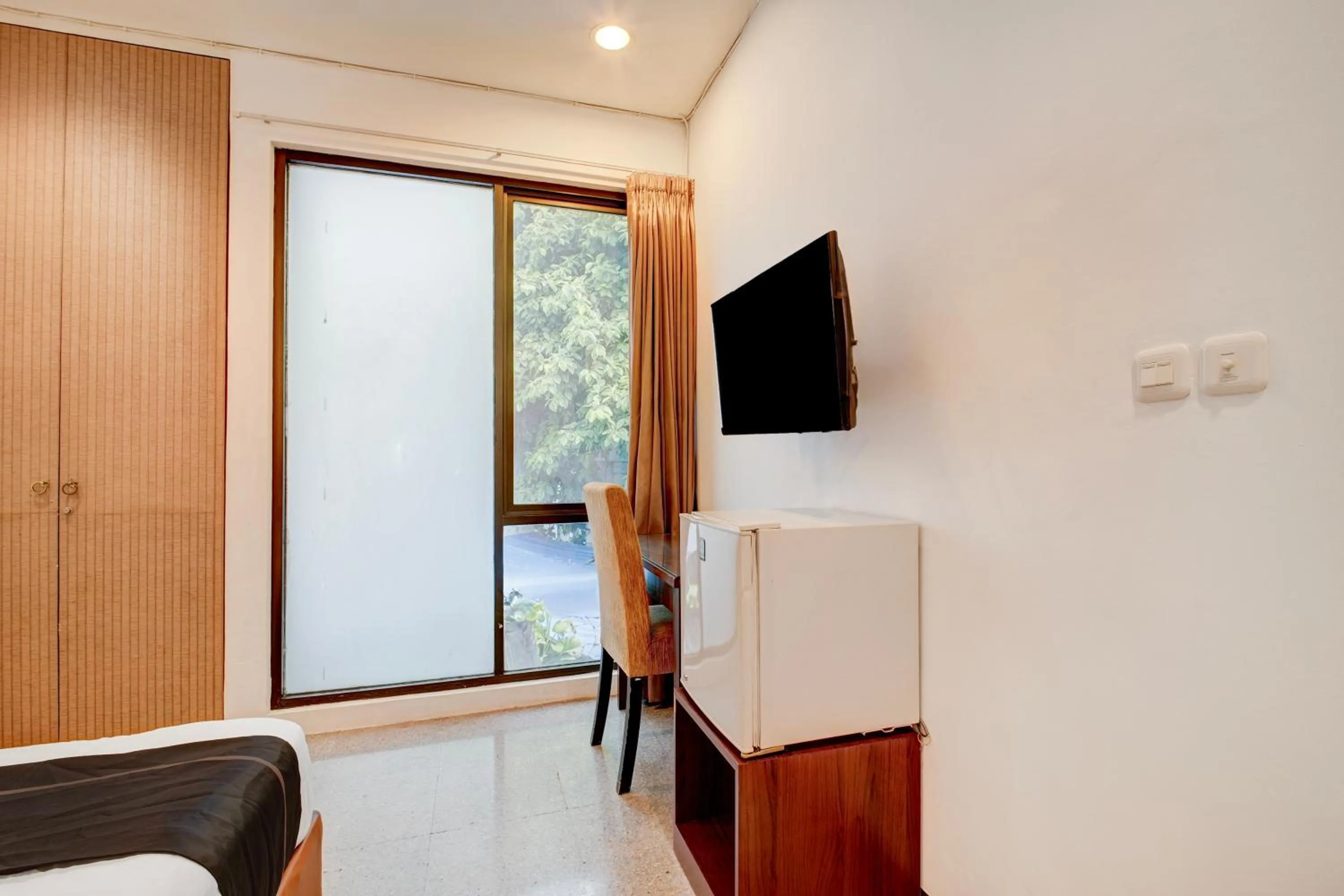 Bedroom in Collection O near MRT Cipete Raya formerly Terogong Sembilan