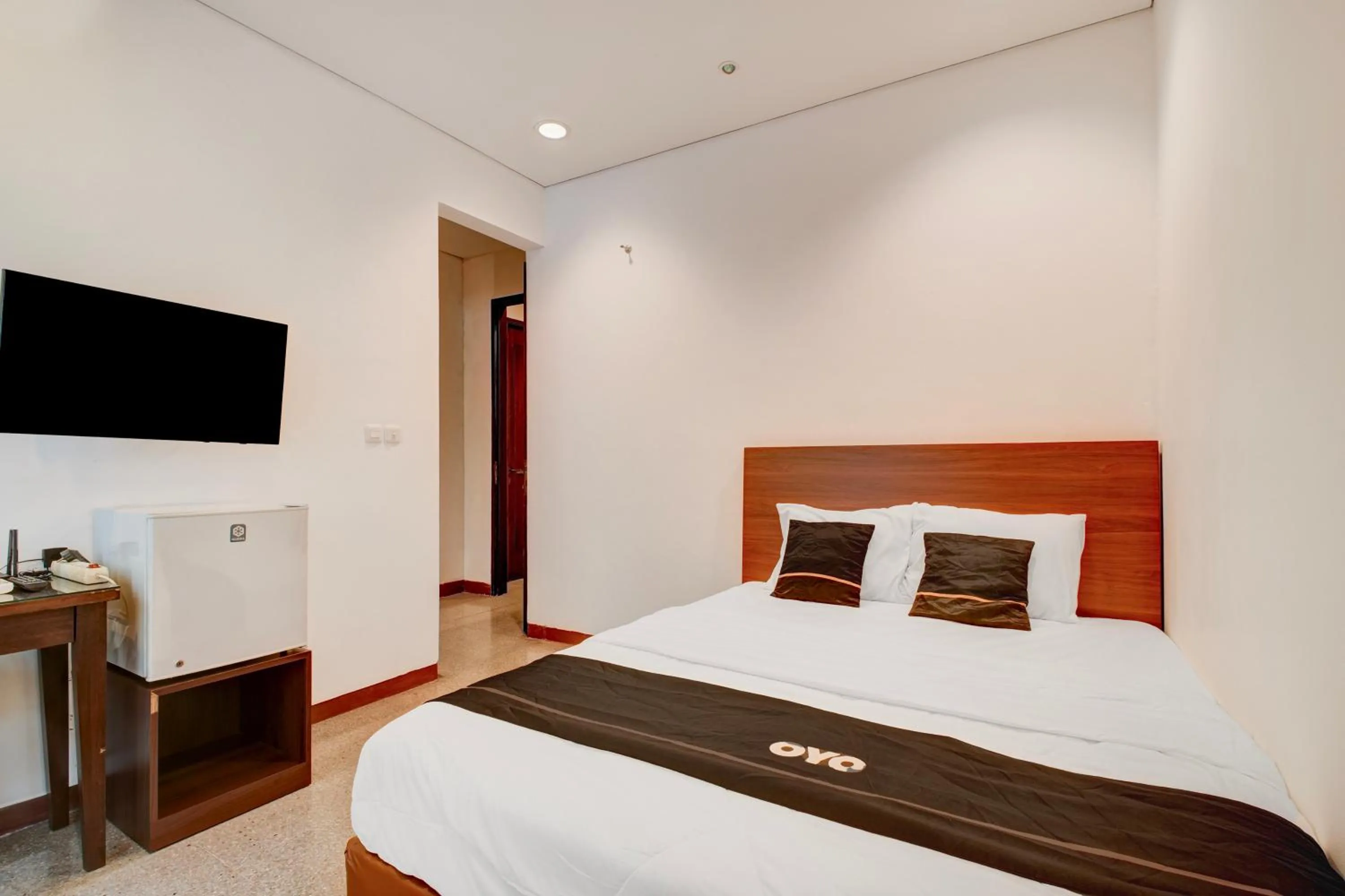 Bed in Collection O near MRT Cipete Raya formerly Terogong Sembilan