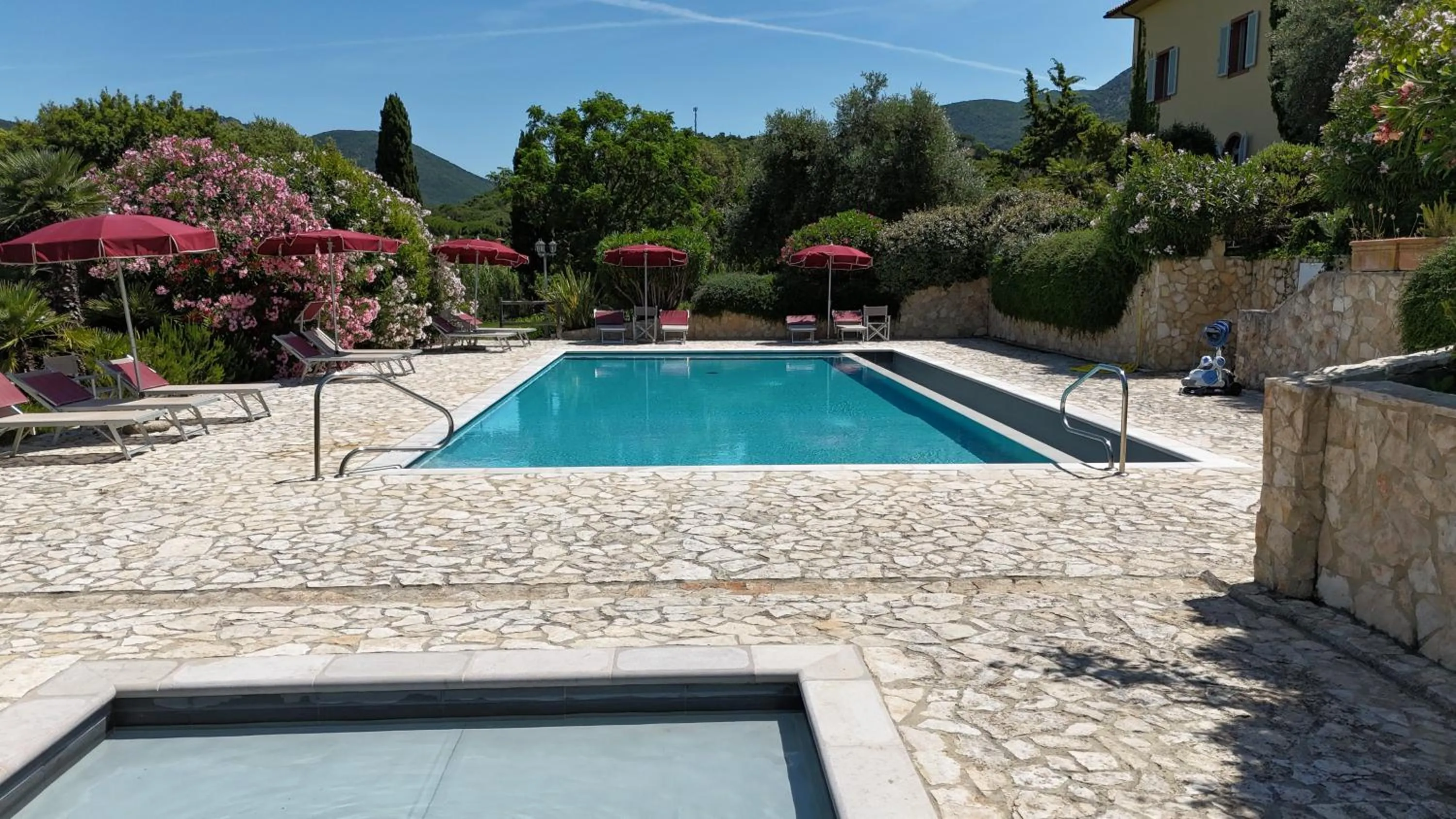 Swimming pool in La Muccheria