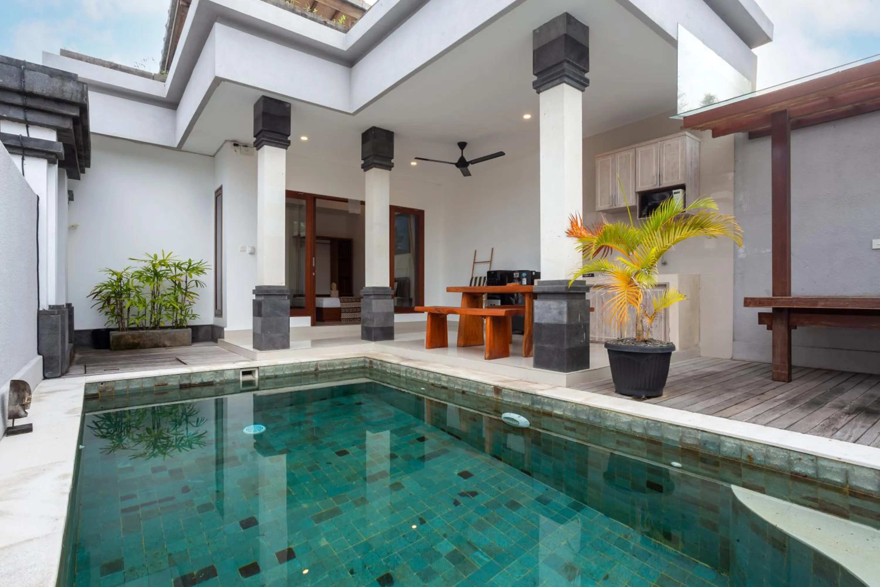 Kitchen or kitchenette in Om Villas Kedungu