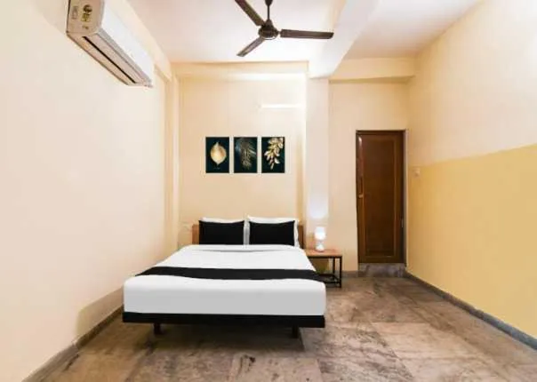 Bedroom, Bed in Super Hotel O Profulla Devi Guest House