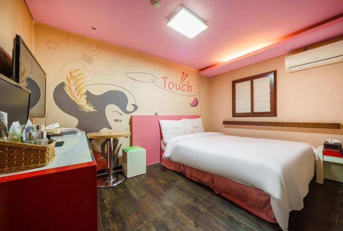 Bed in Hongdae Sinchon Touch Motel