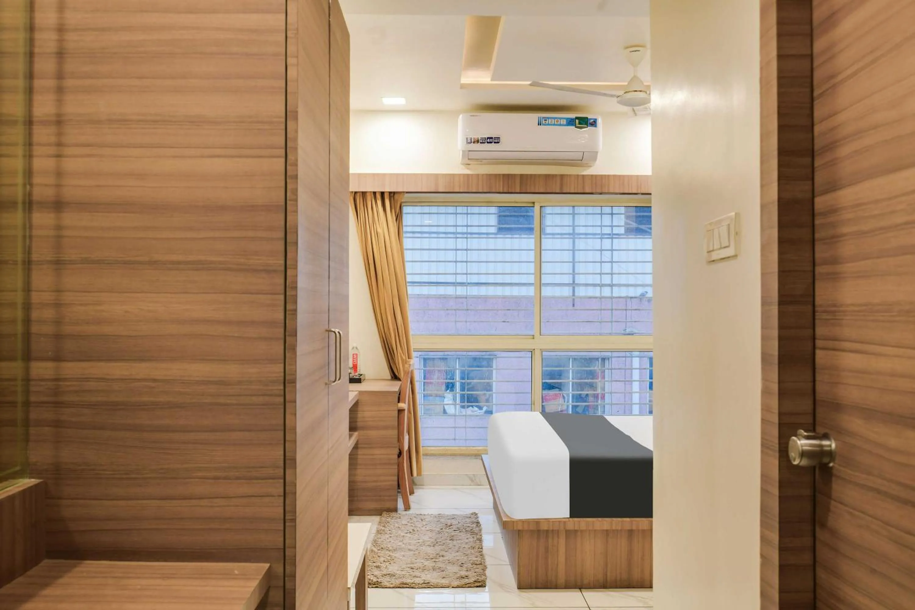 Bedroom in Townhouse Holkar Central Stadium Indore