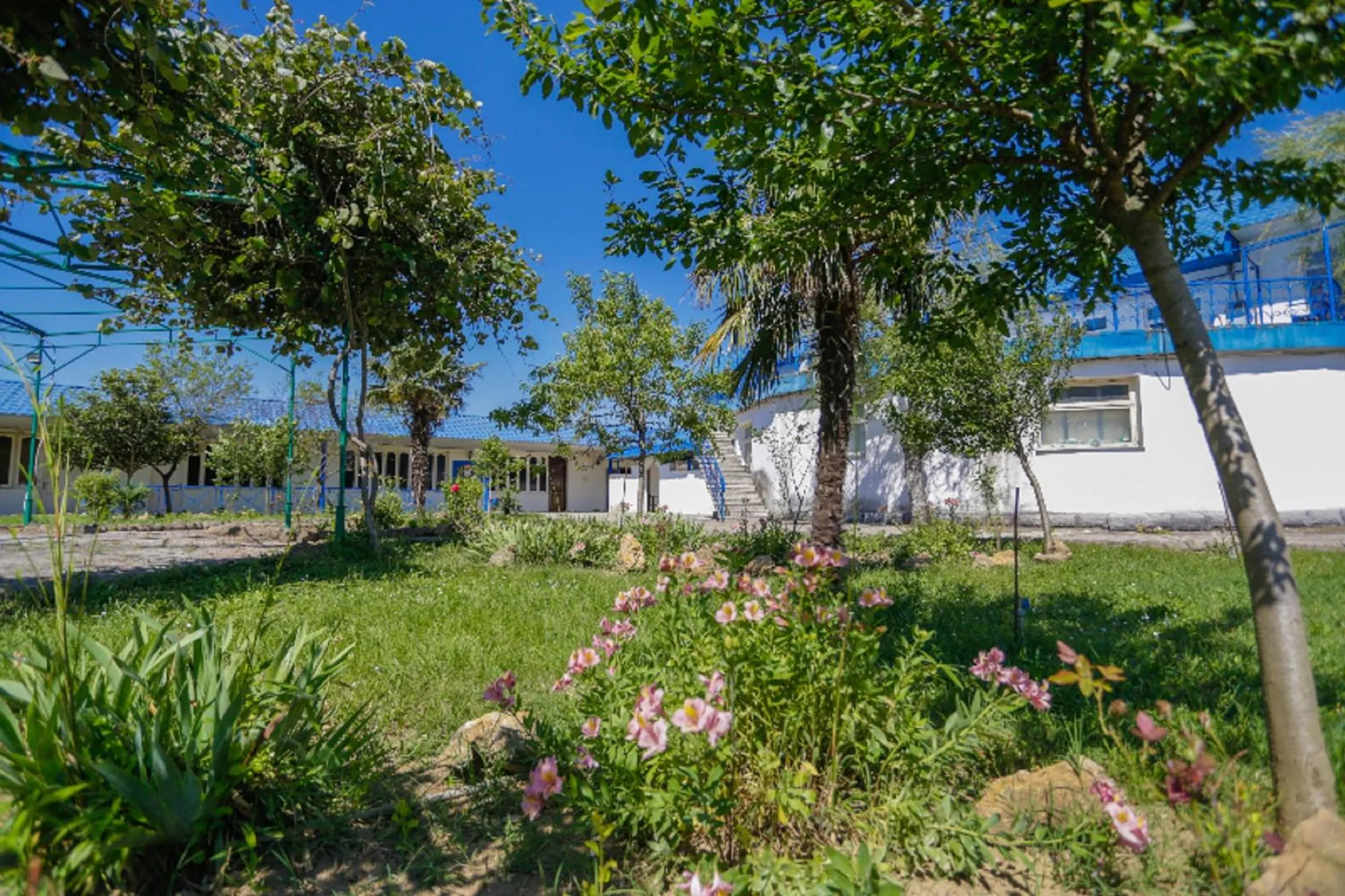 Garden in Europa Hotel-Kutaisi