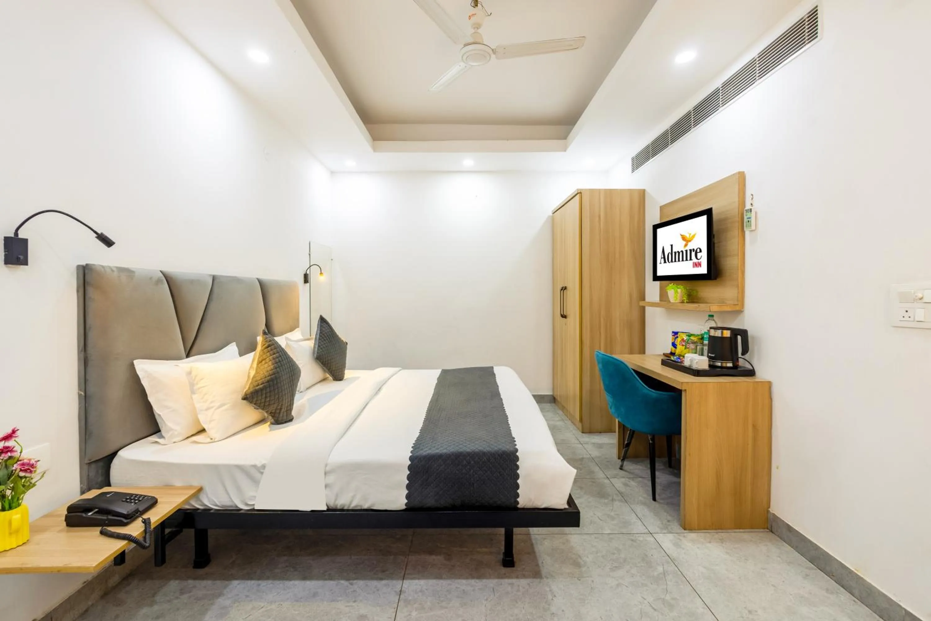 Bed in Hotel Admire Inn Sec - 104 By ASPL