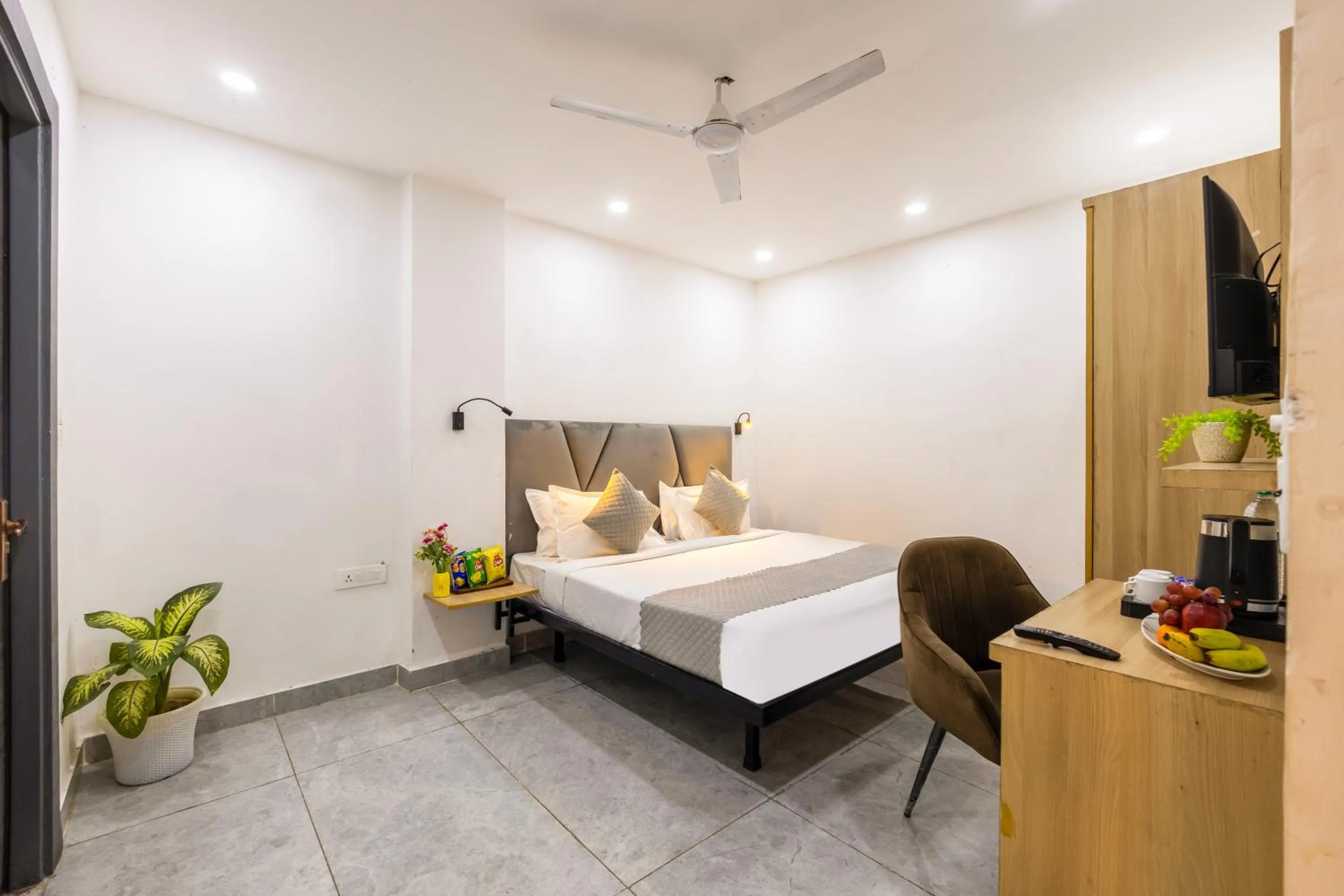 Bed in Hotel Admire Inn Sec - 104 By ASPL