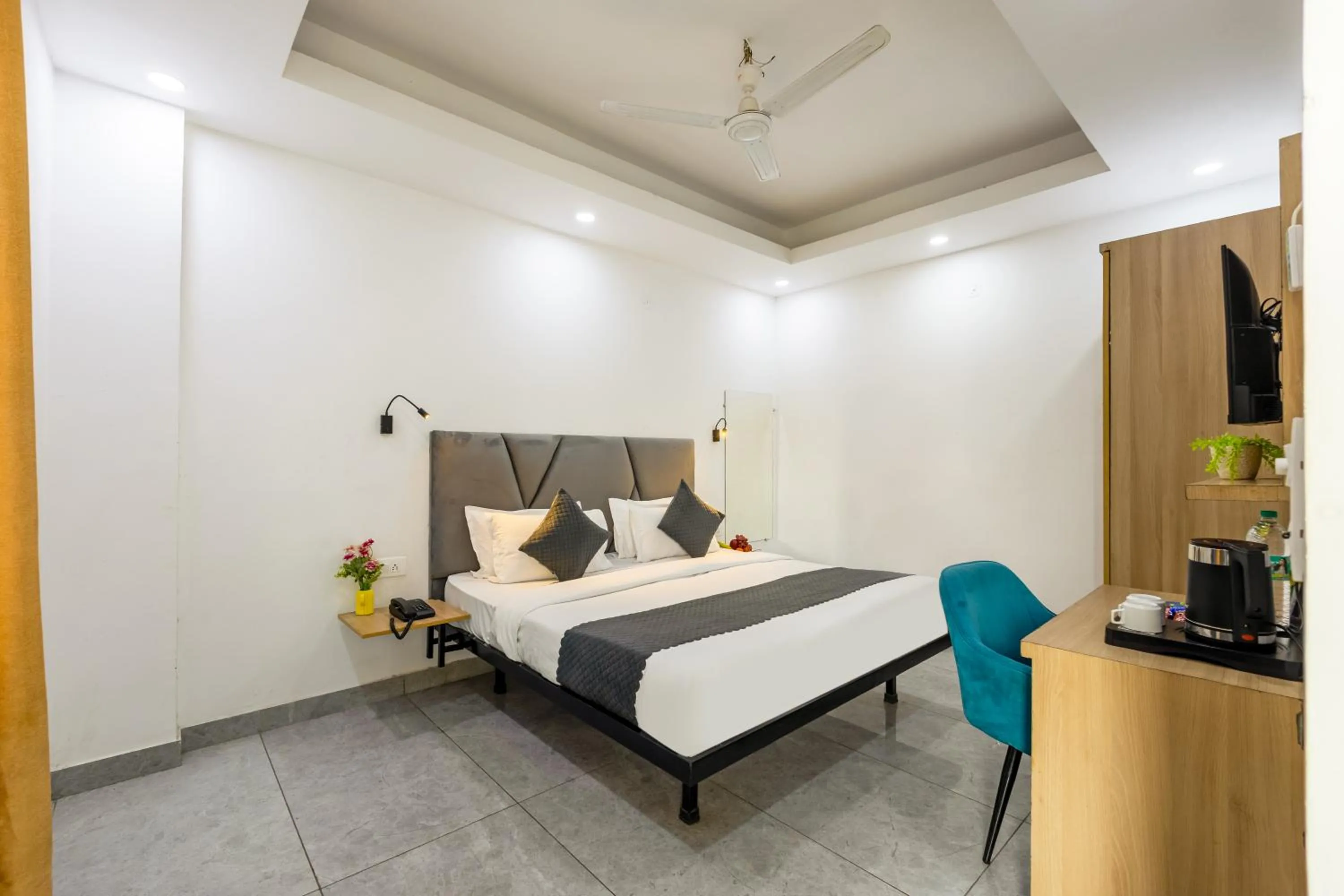 Bed in Hotel Admire Inn Sec - 104 By ASPL
