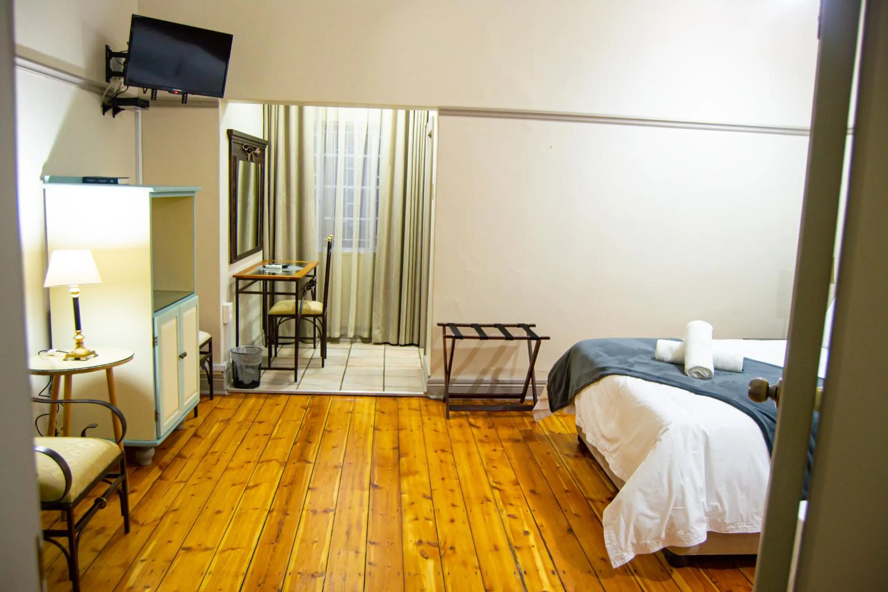 Bedroom, Bed in Cecil John Rhodes Guest house