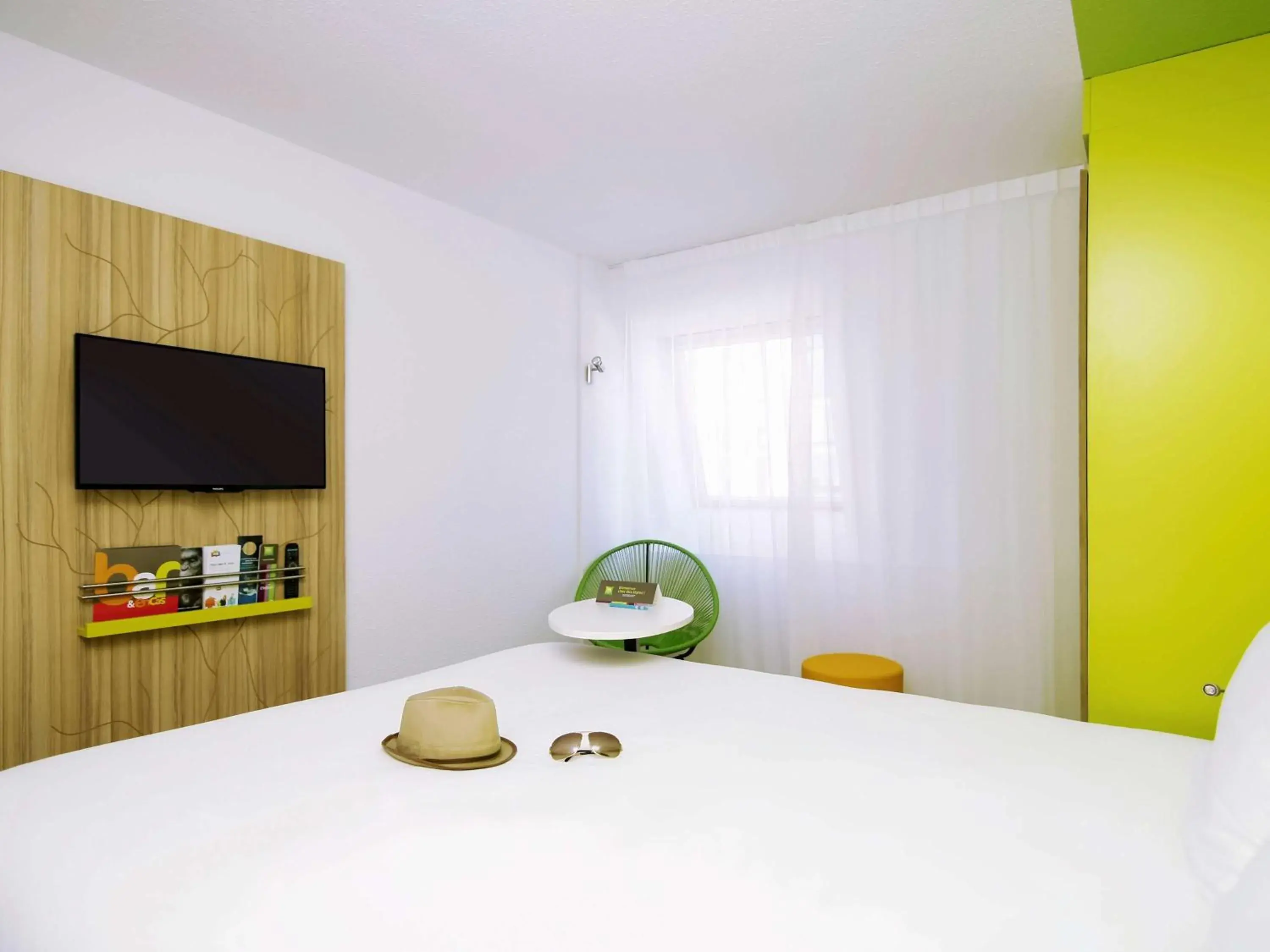 Photo of the whole room, Bed in Ibis Styles Toulouse Labège Photo of the whole room, Bed in Ibis Styles Toulouse Labège