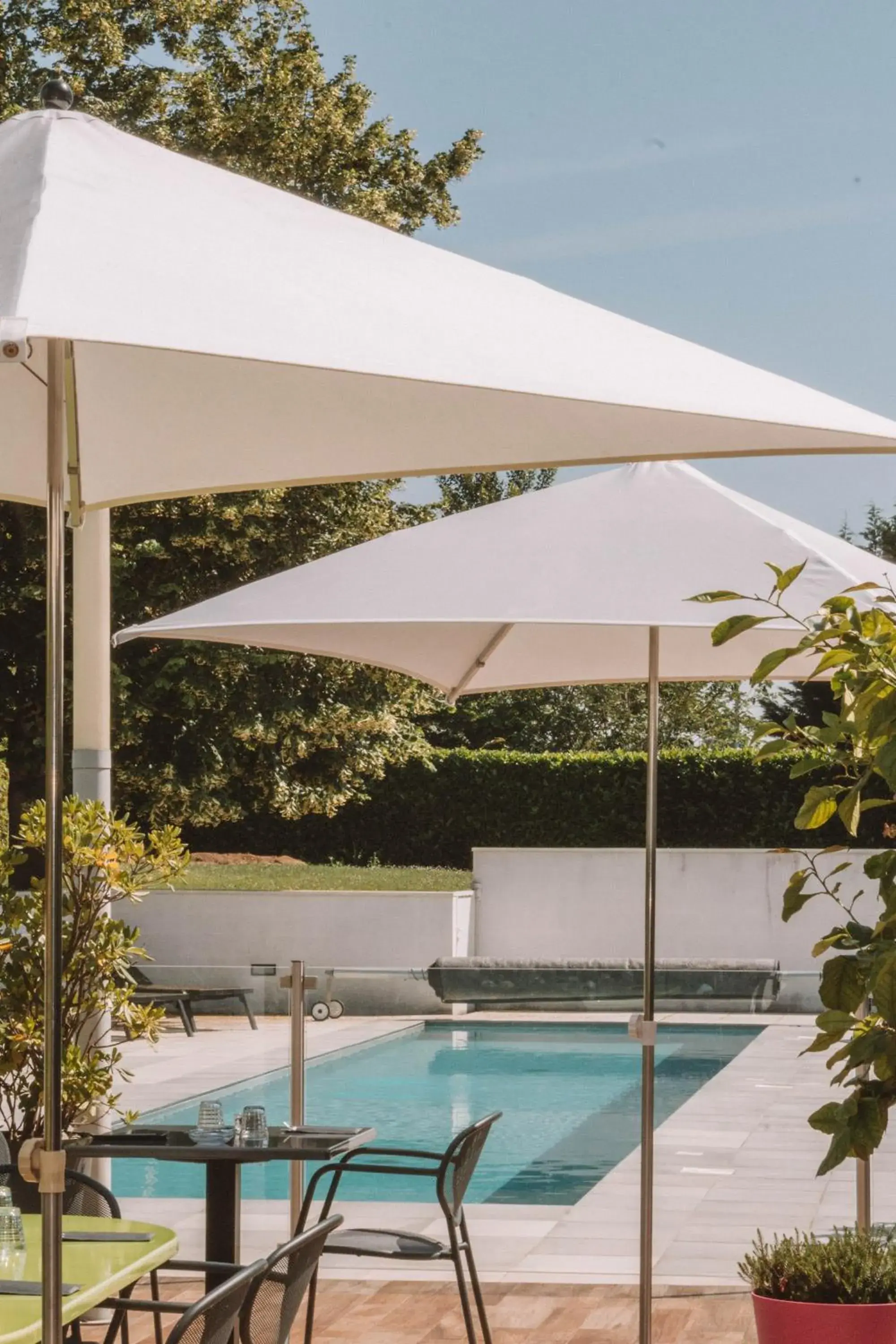 Swimming pool in Ibis Styles Toulouse Labège Swimming pool in Ibis Styles Toulouse Labège