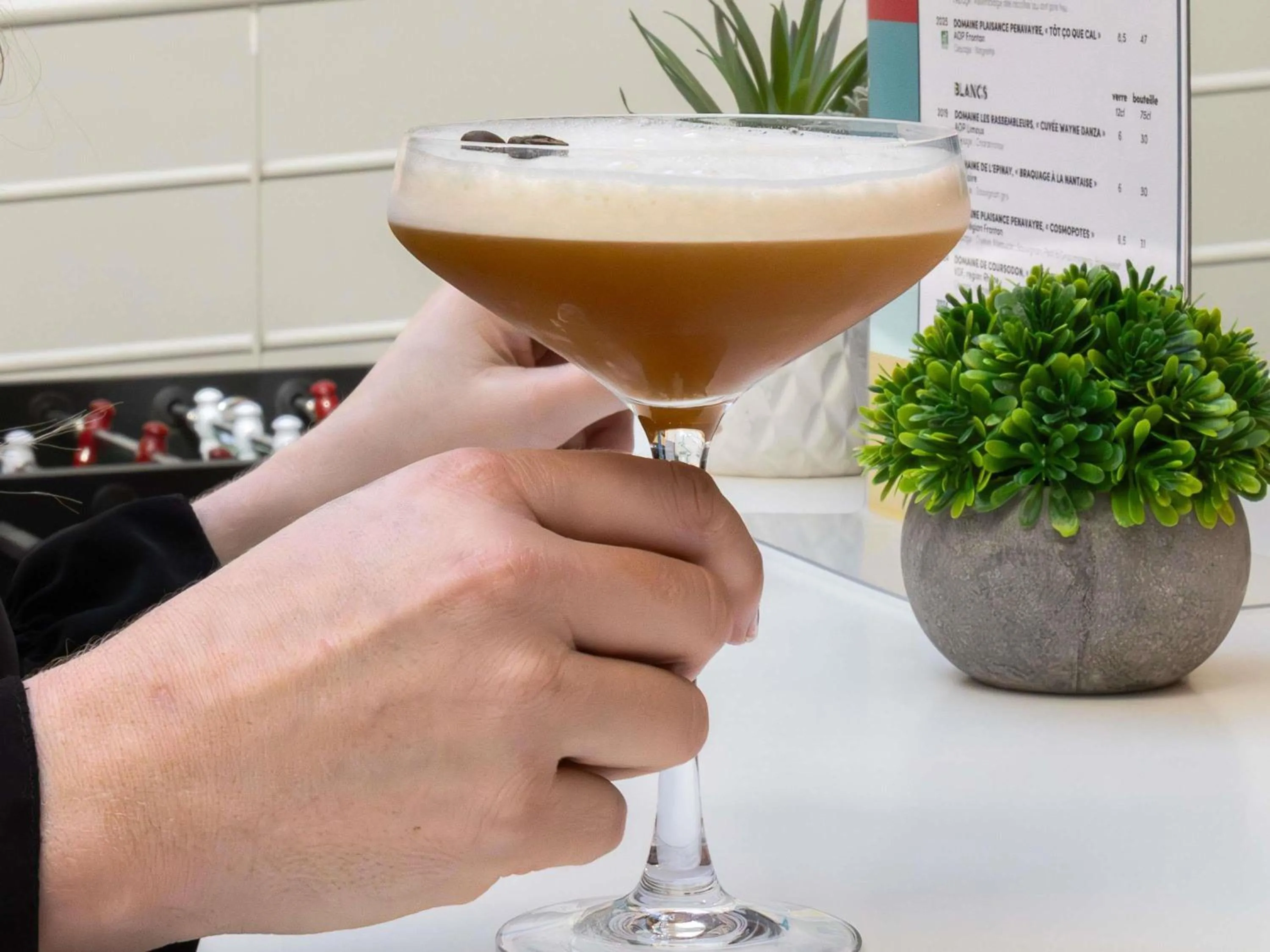 Lounge or bar in Ibis Styles Toulouse Labège