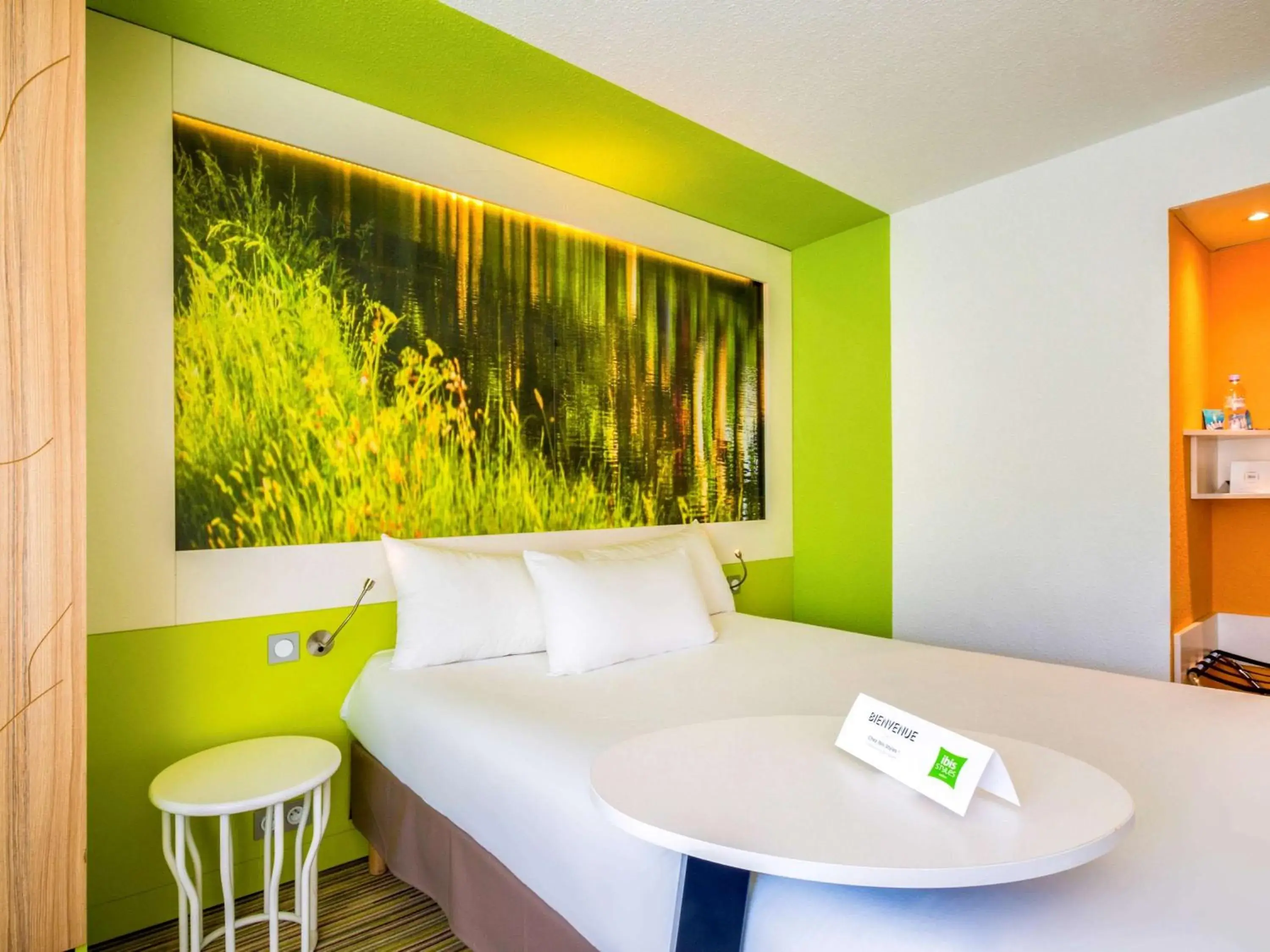Photo of the whole room, Bed in Ibis Styles Toulouse Labège Photo of the whole room, Bed in Ibis Styles Toulouse Labège