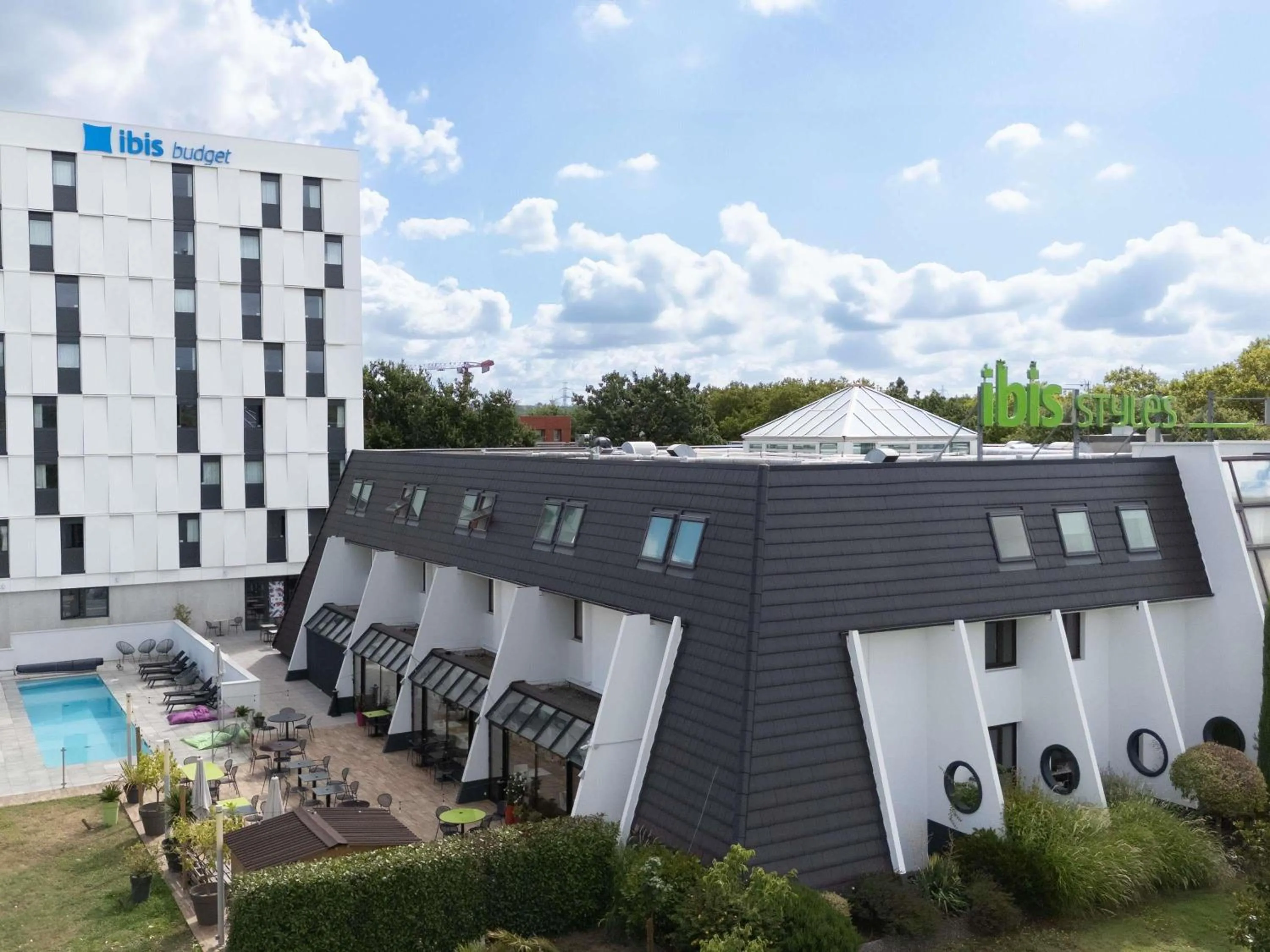 Property building in Ibis Styles Toulouse Labège