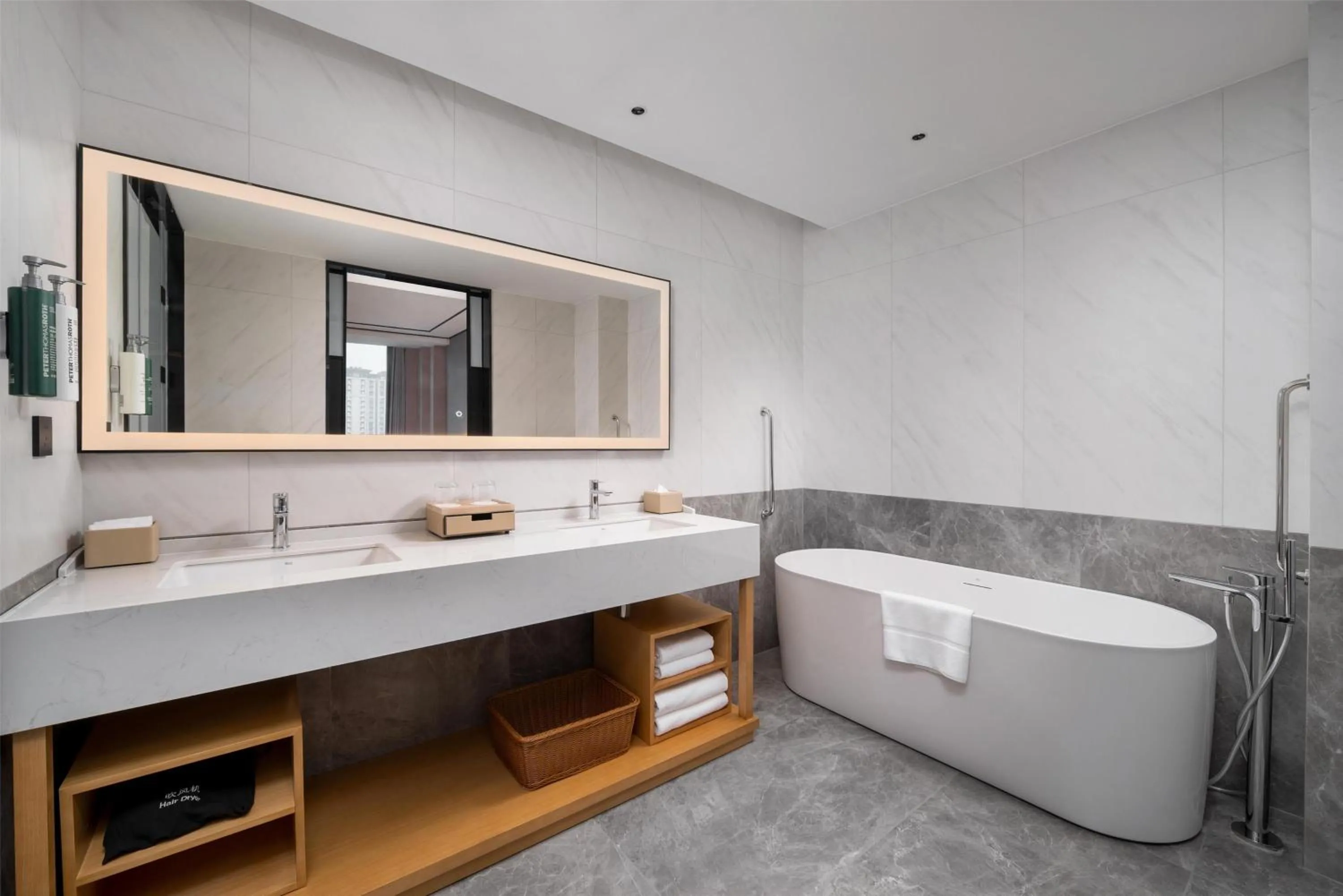 Bathroom in Hilton Garden Inn Taizhou Xinghua