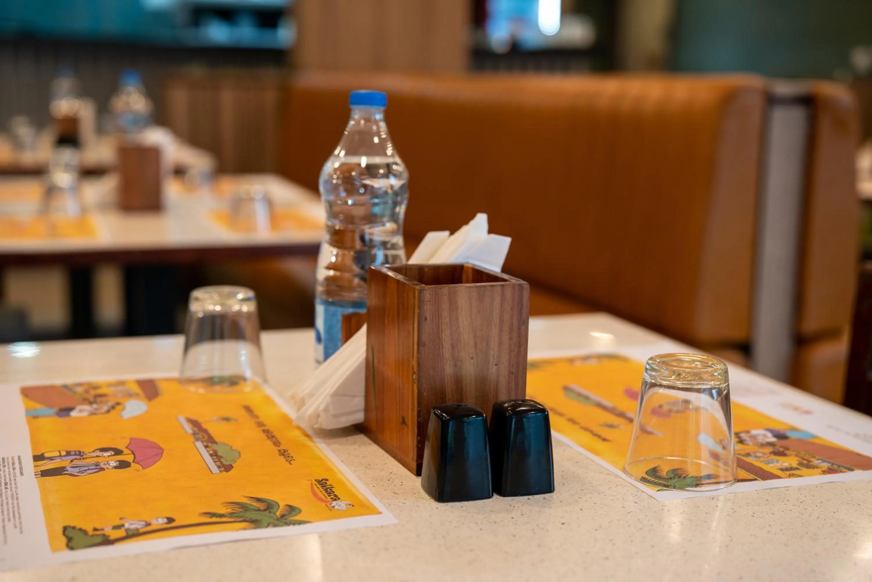 Food and drinks in Royal Plaza Glitz Inn