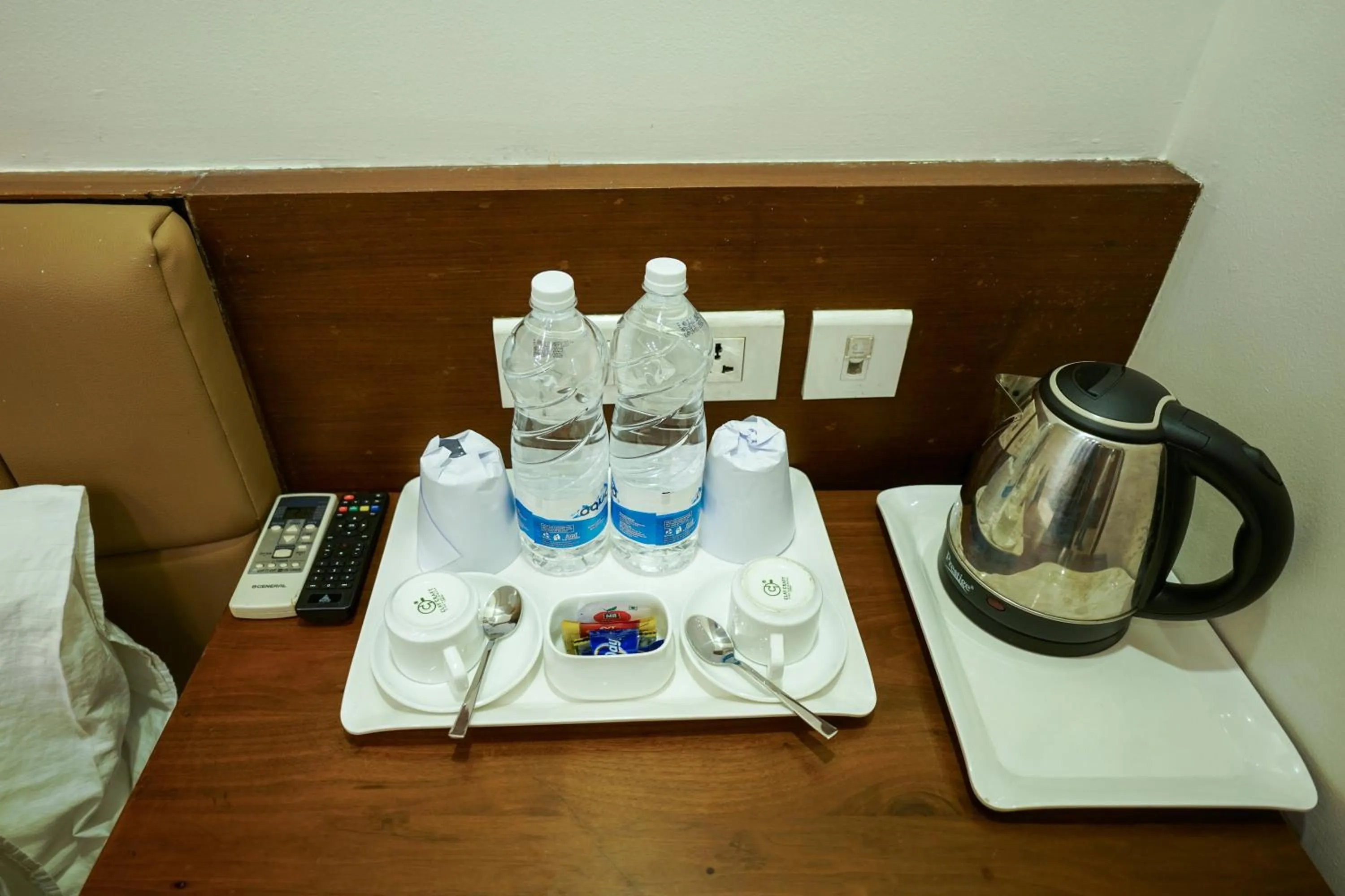 Coffee/tea facilities in Royal Plaza Glitz Inn