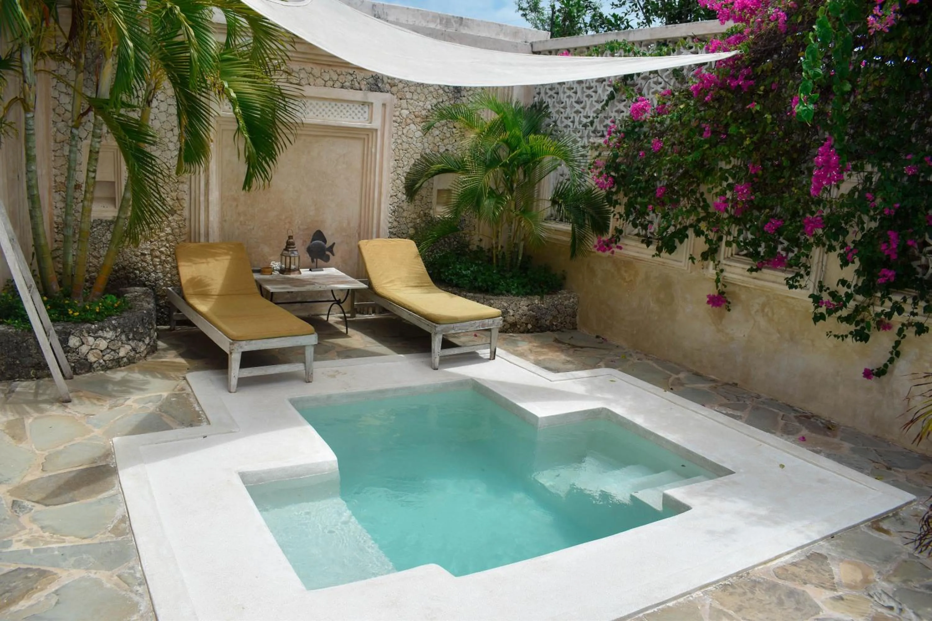 The Villa Luxury Suites Hotel