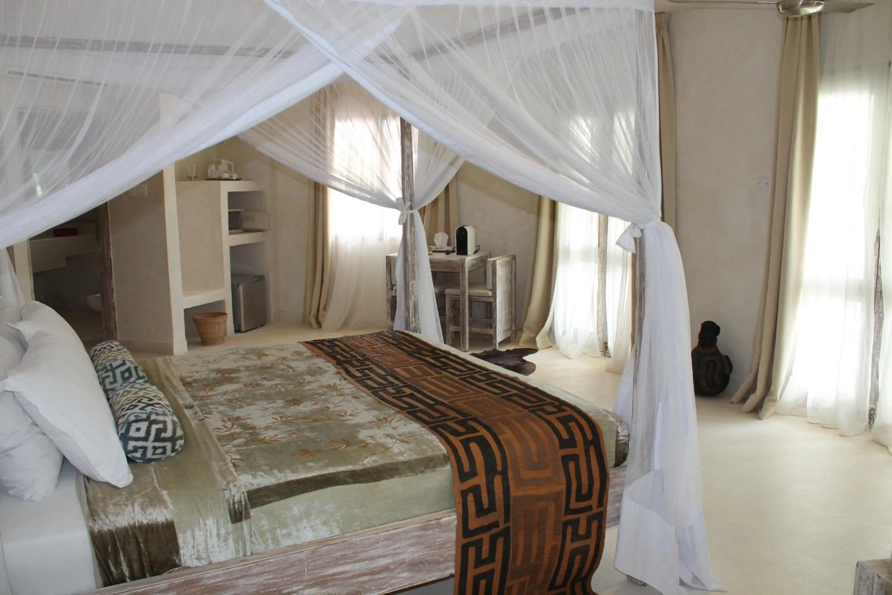 Day, Bed in The Villa Luxury Suites Hotel
