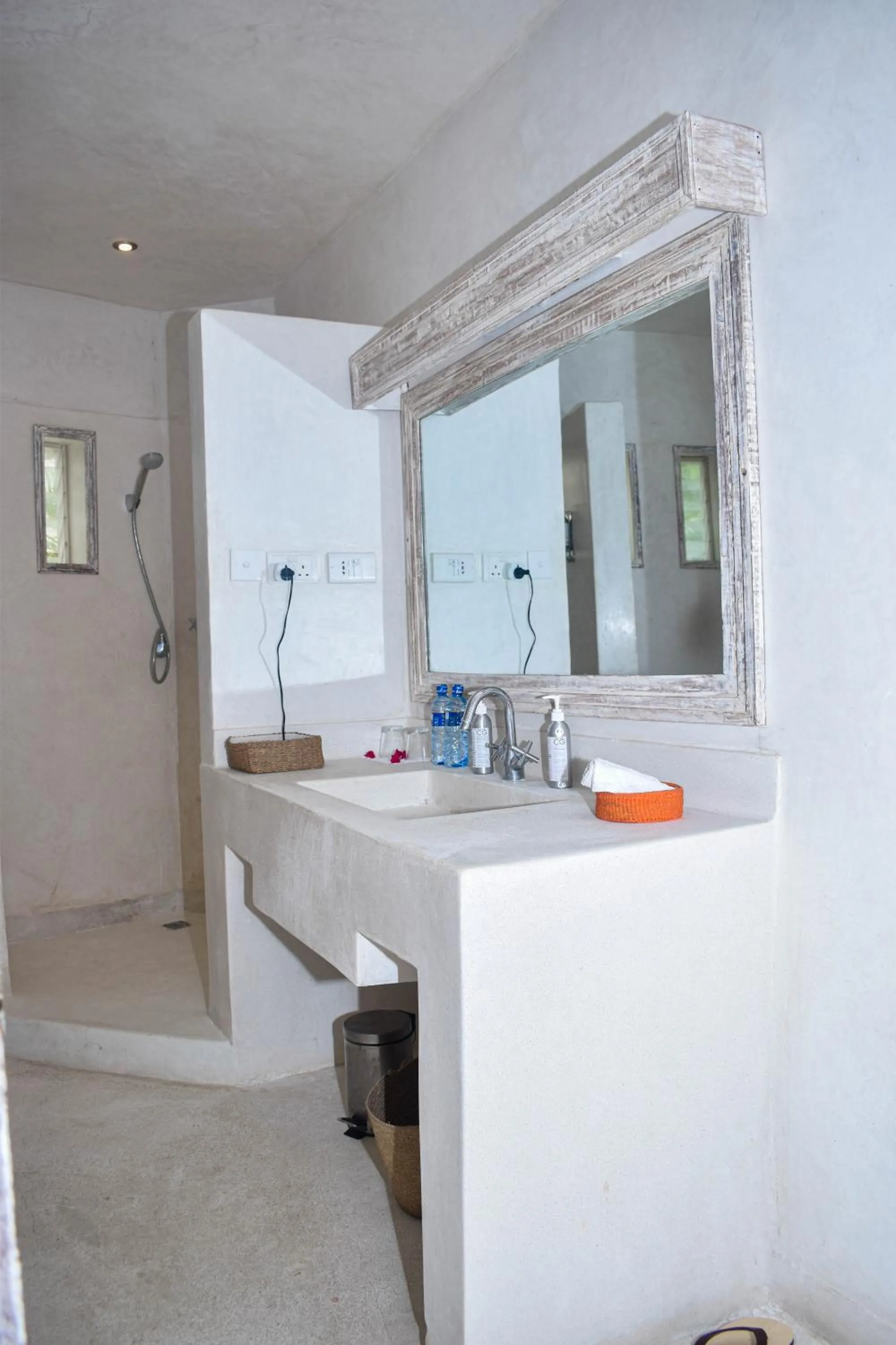 Bath in The Villa Luxury Suites Hotel