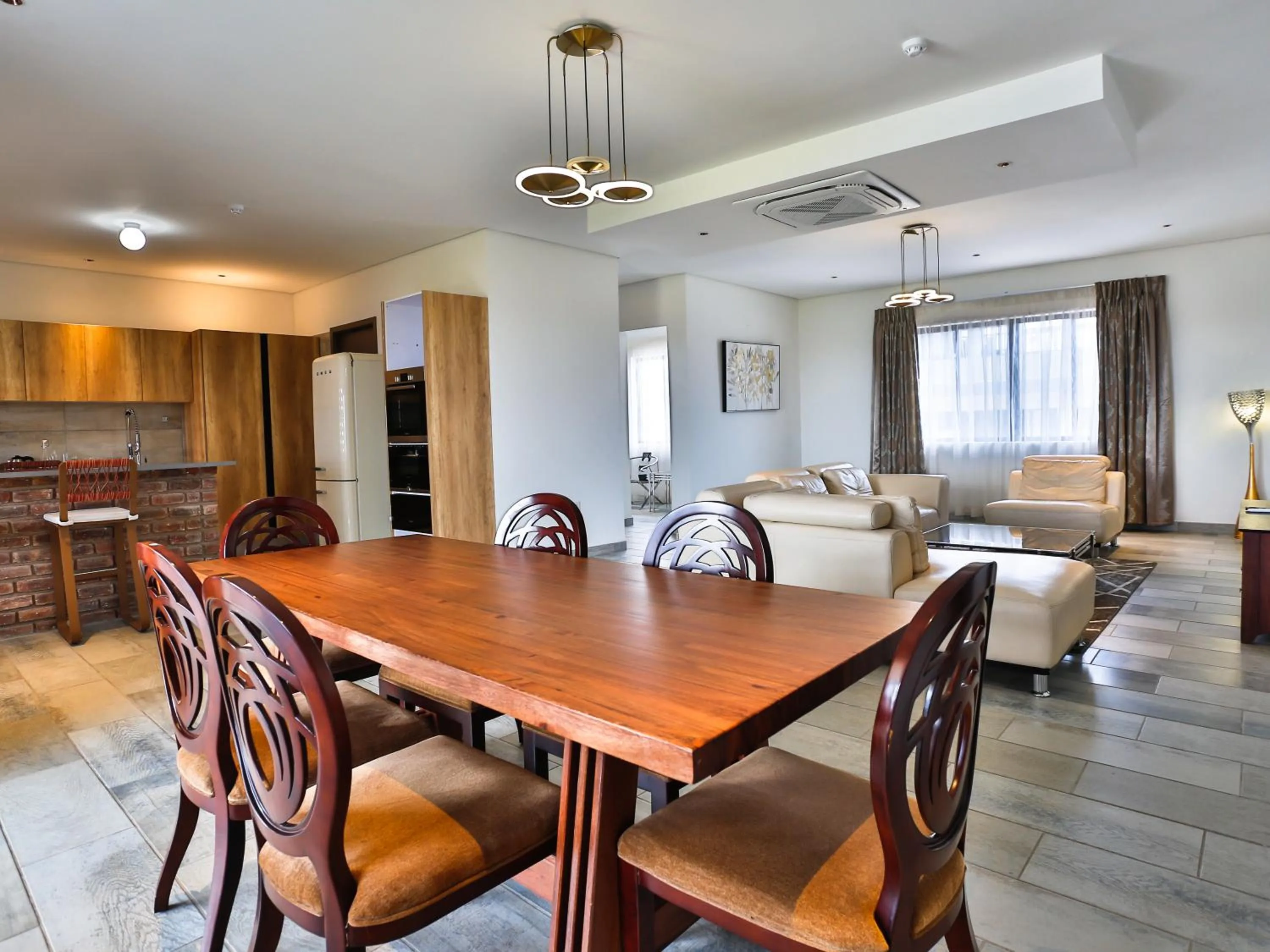 38 on Boulders Hotel