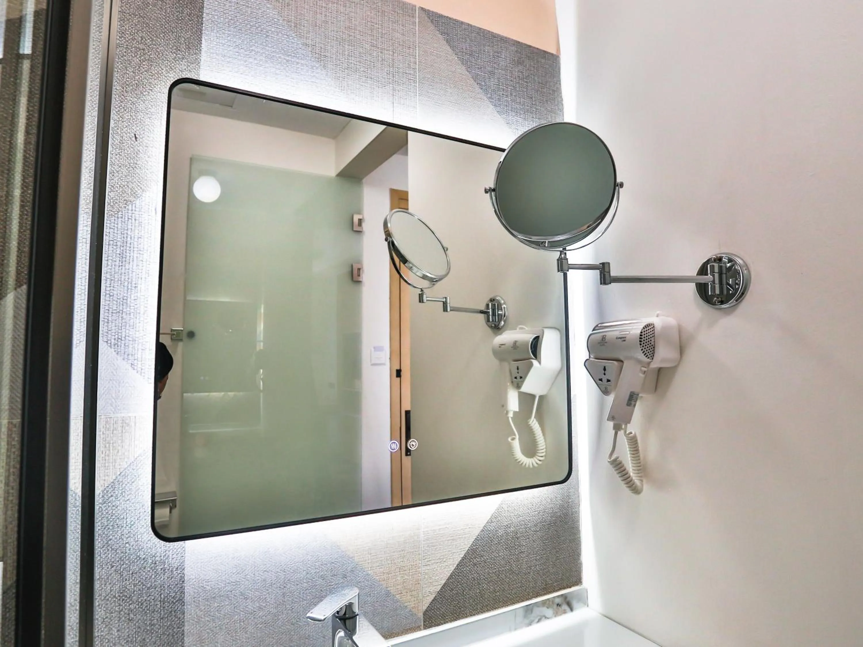 38 on Boulders Hotel