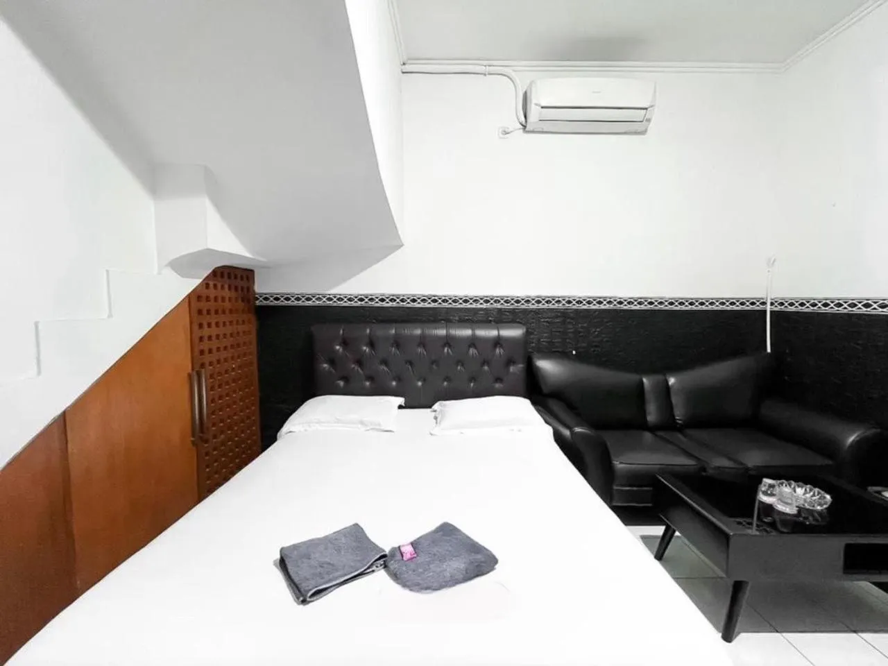 Bedroom, Bed in Modom Residence