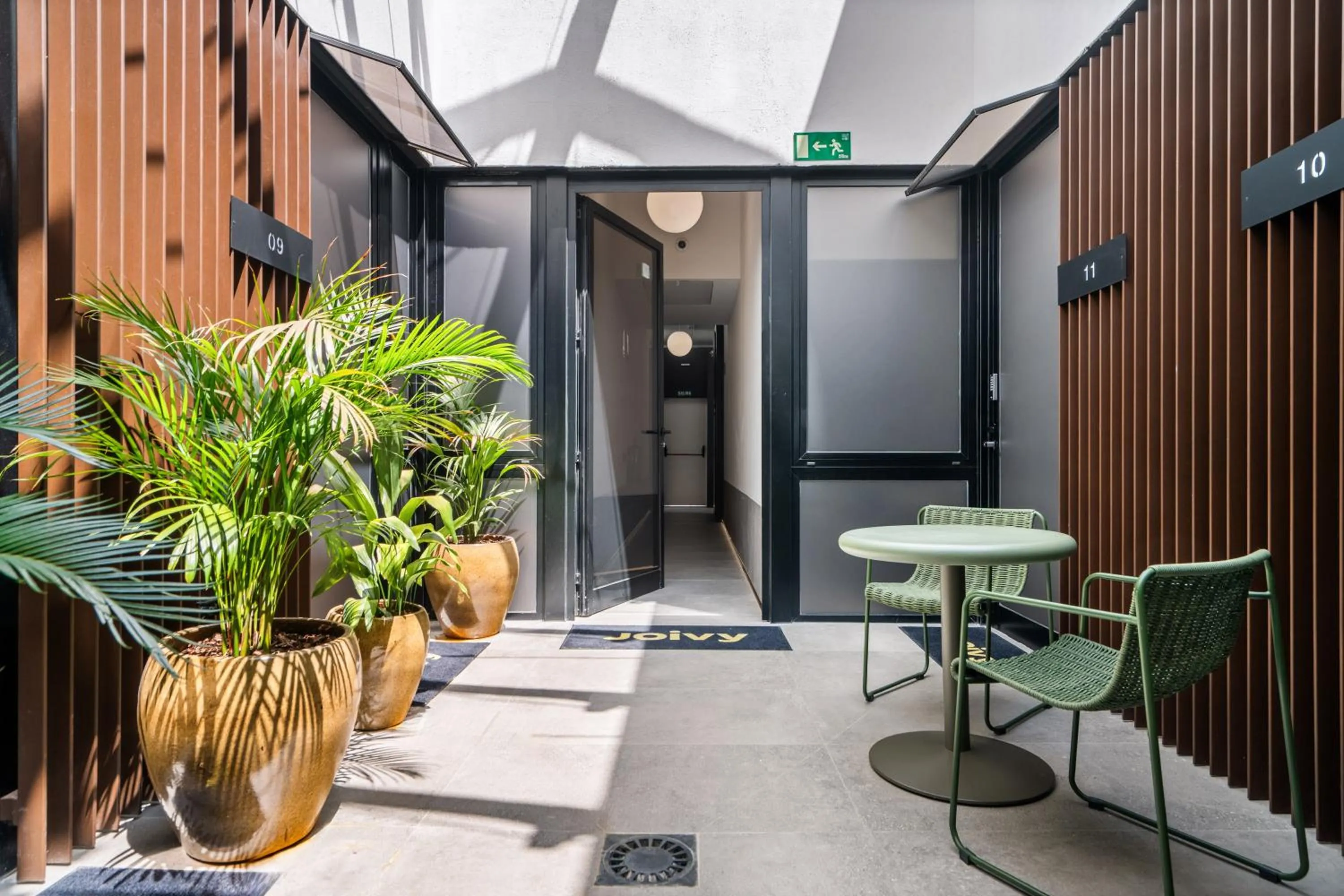 Patio in Pacifico Suites near Retiro