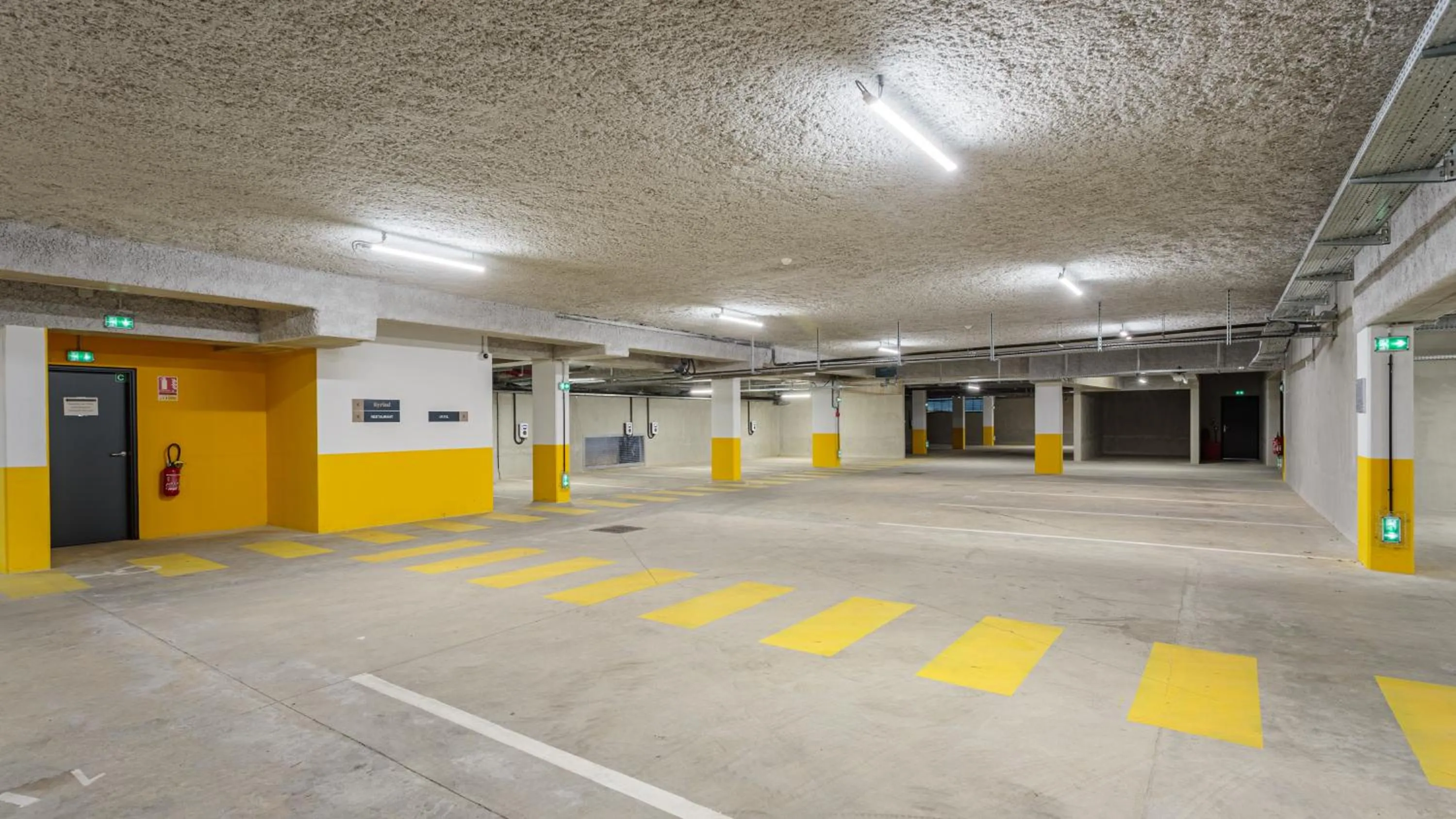 Parking in KYRIAD DAX - Saint Paul lès Dax