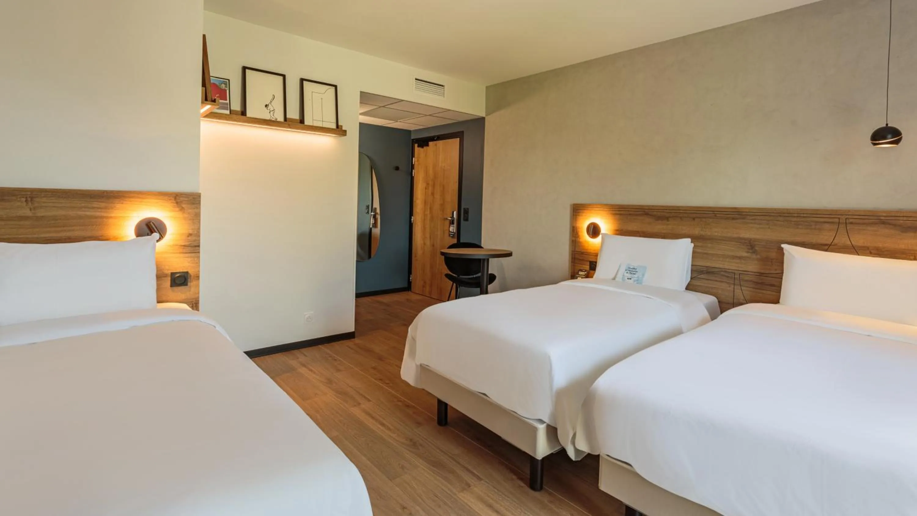 Photo of the whole room, Bed in KYRIAD DAX - Saint Paul lès Dax