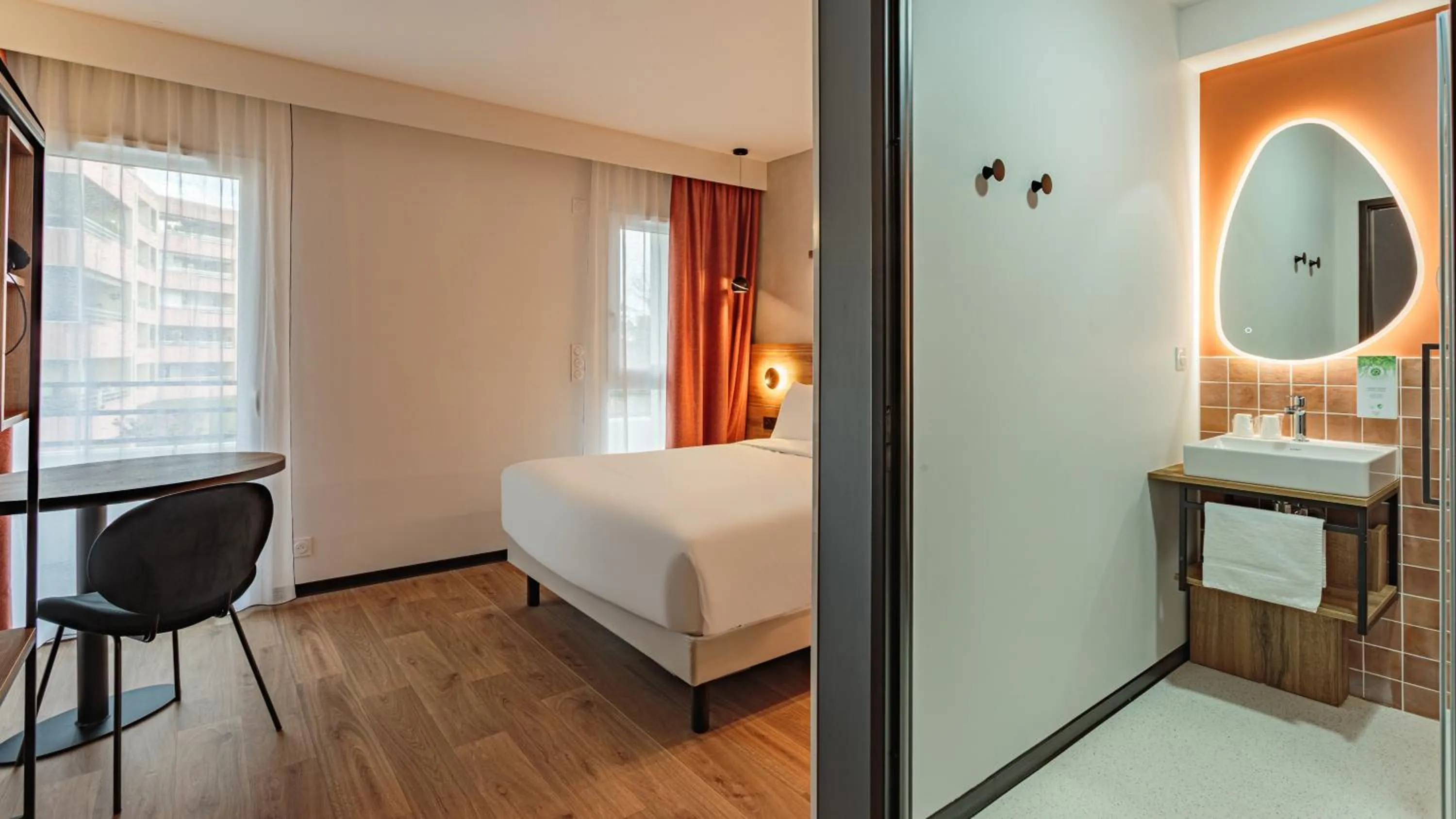 Bedroom, Bed in KYRIAD DAX - Saint Paul lès Dax