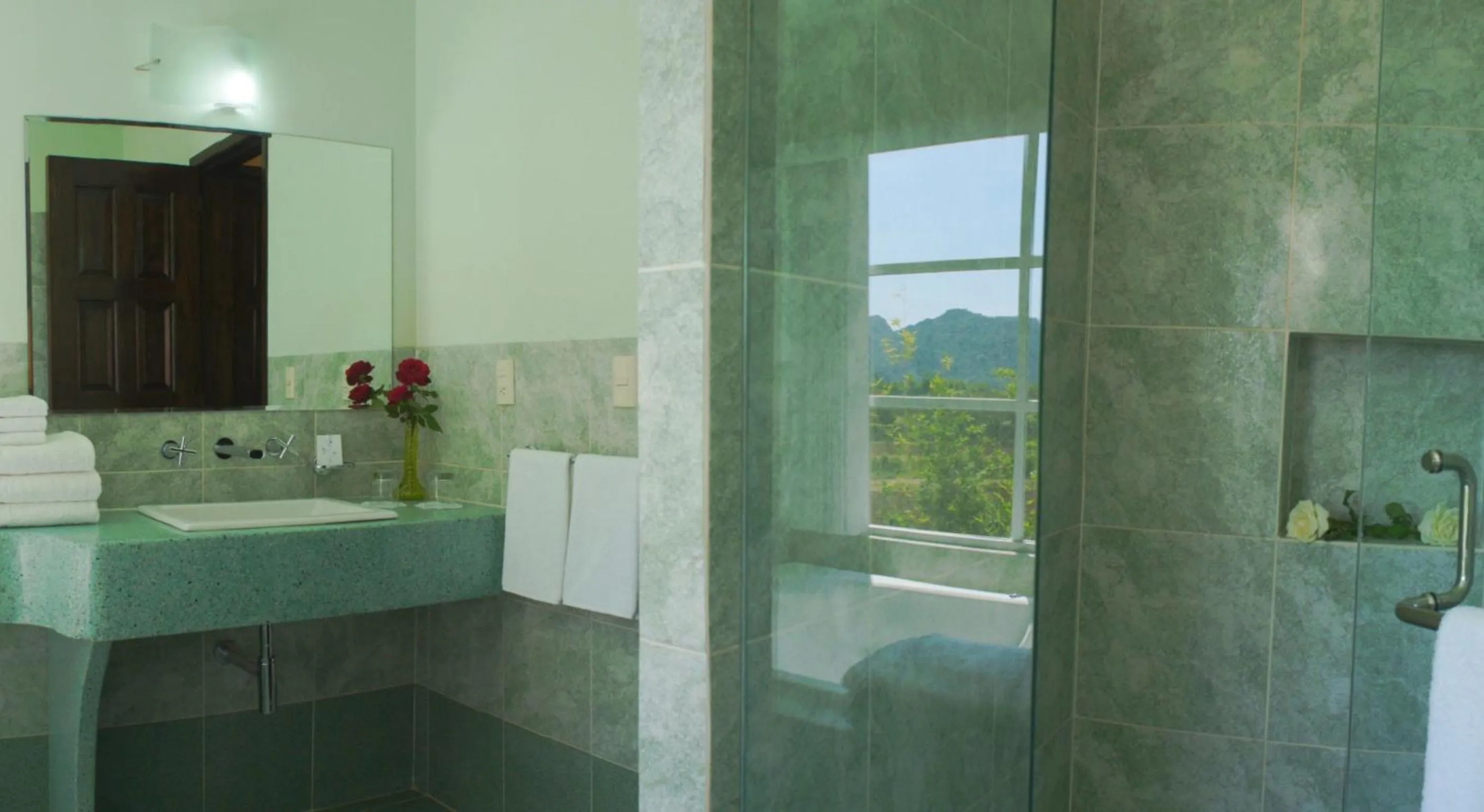 Bathroom in Quinta GYO