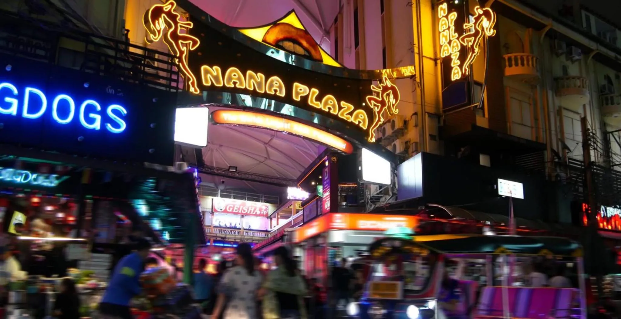Neighbourhood in XX Yon INN Sukhumvit 4- BTS Nana